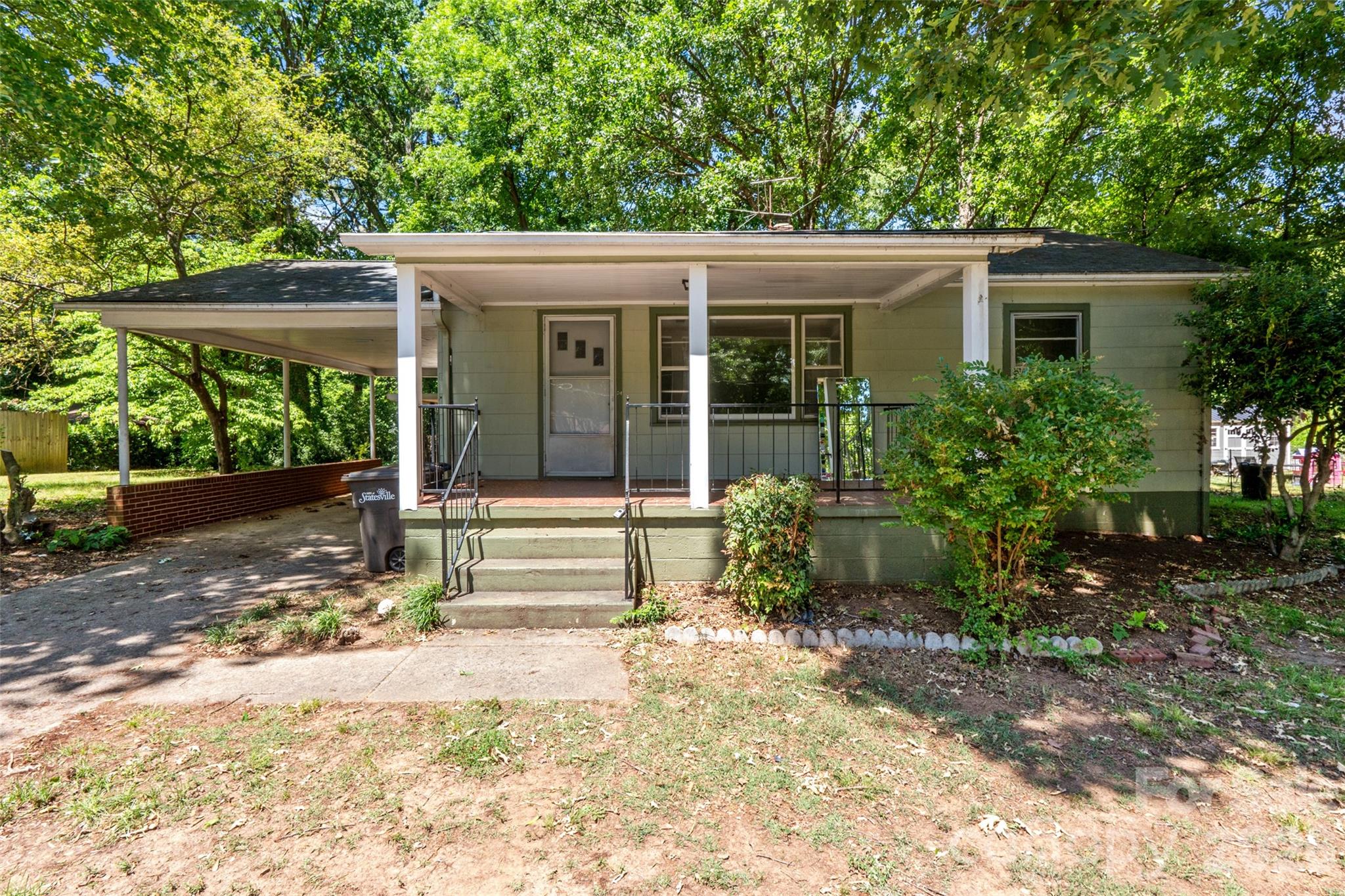 412 Eastside Dr, Statesville, NC 28625