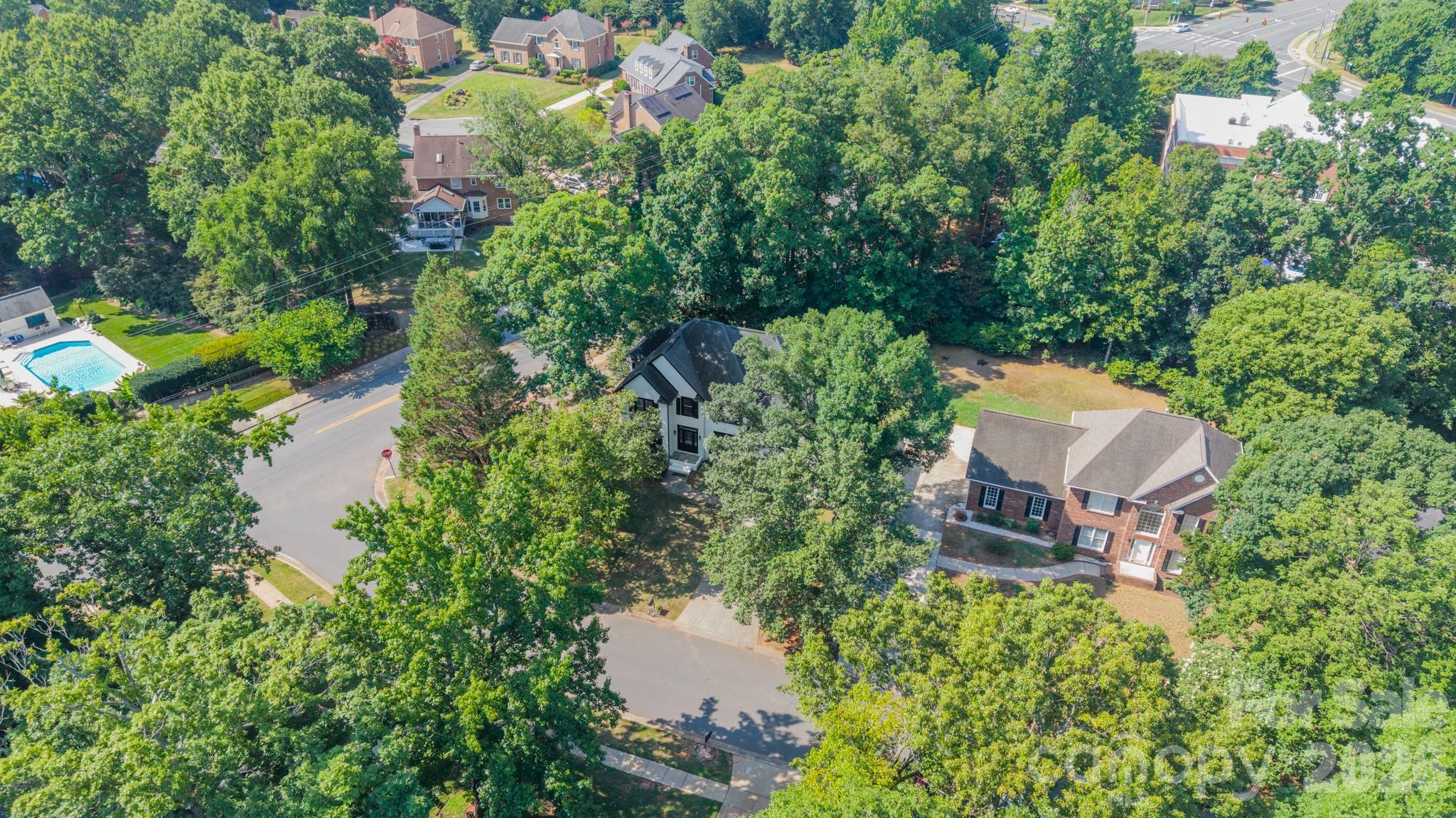 11550 Falling Leaves Dr, Charlotte, NC 28277
