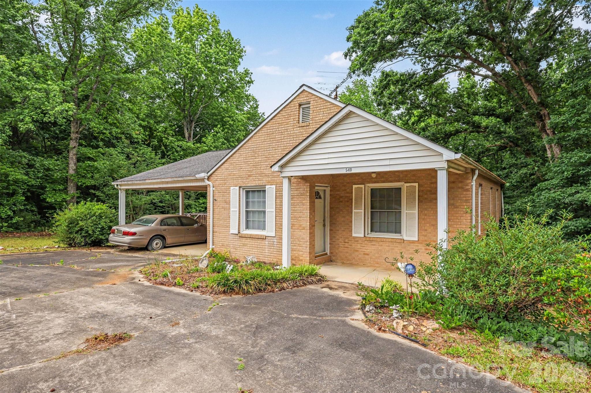 5401 Flat Creek Rd, Heath Springs, SC 29058