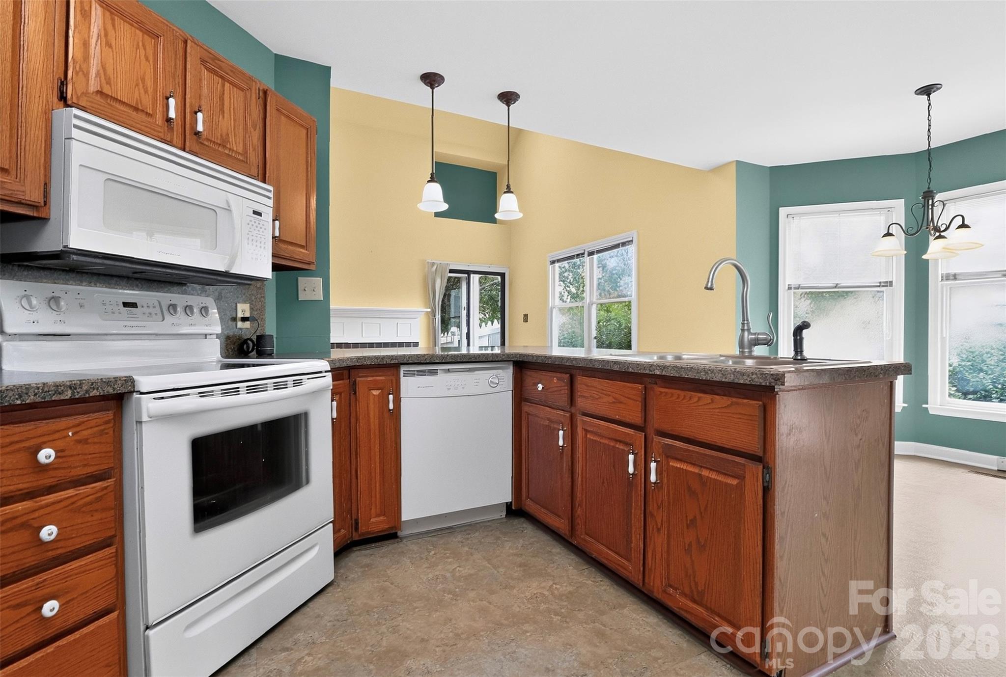 10316 Johns Towne Dr, Charlotte, NC 28210