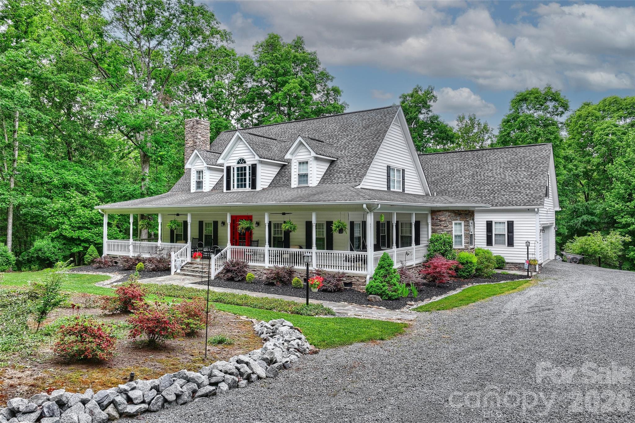 9470 Hutchinson Ln, Charlotte, NC 28216