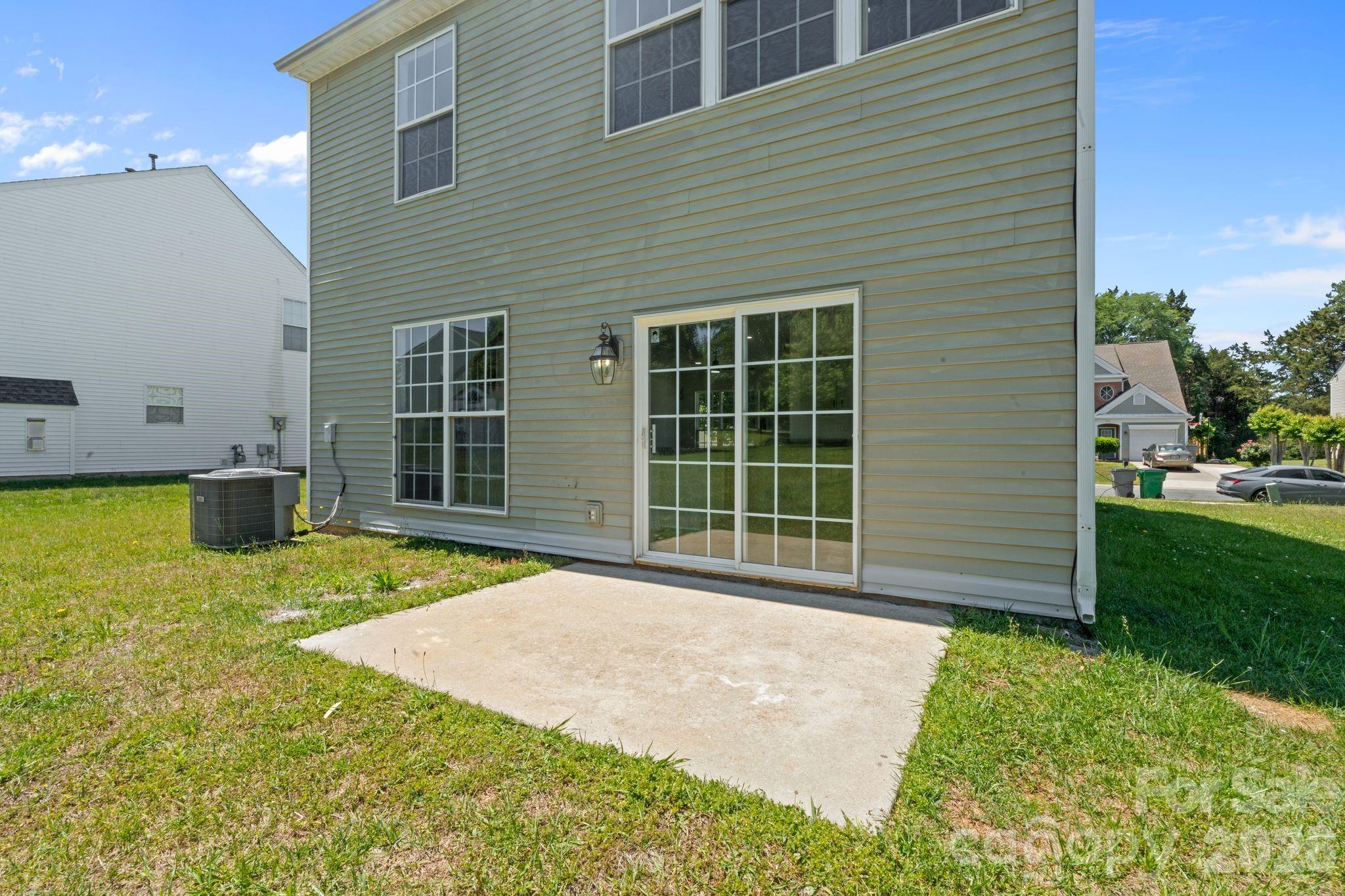 10410 Roundleaf Dr, Charlotte, NC 28213