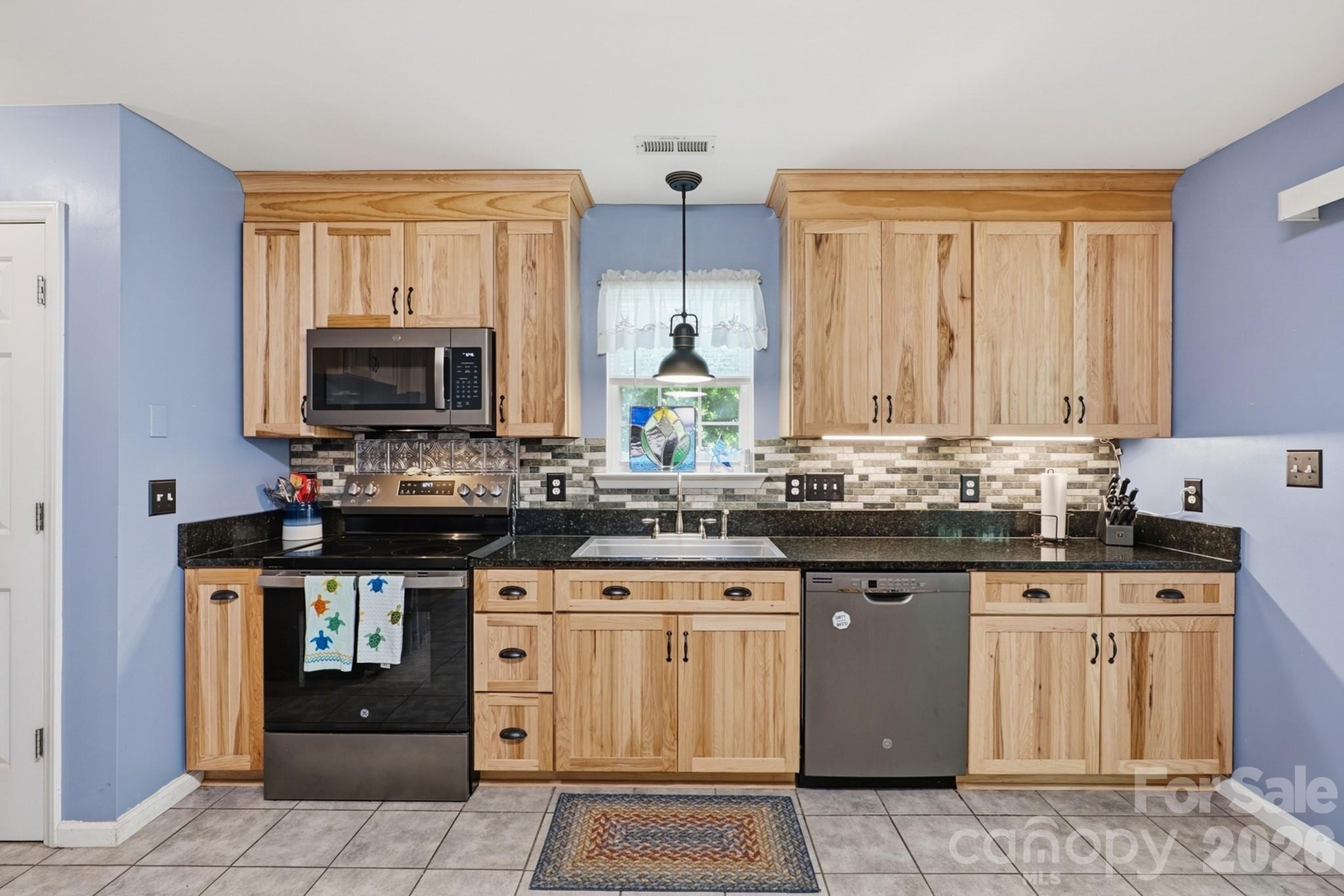 1118 Slate Ridge Rd, Matthews, NC 28104