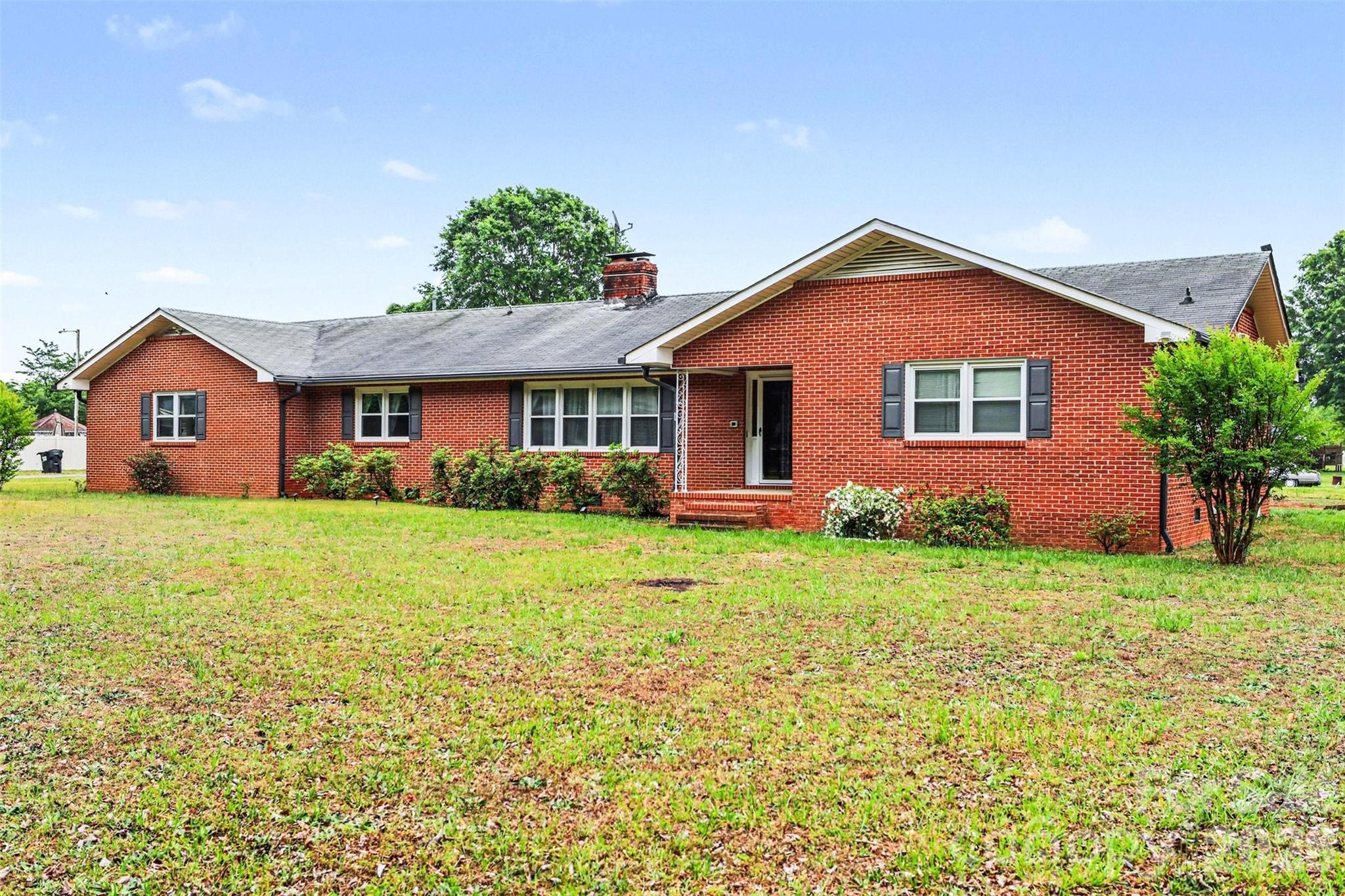 105 Fox Fire Rn, Gastonia, NC 28052