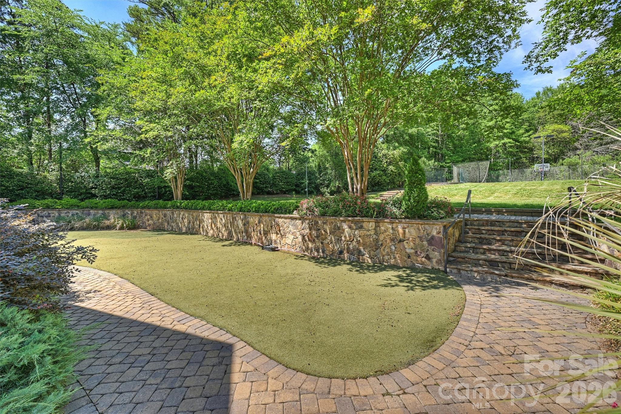 4901 Carmel Park Dr, Charlotte, NC 28226