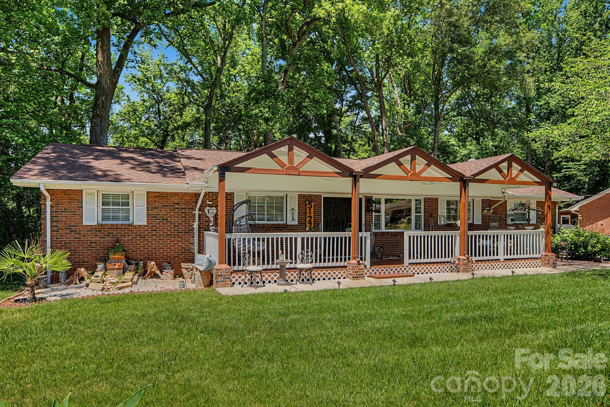 5127 Hoover Dr, Charlotte, NC 28269