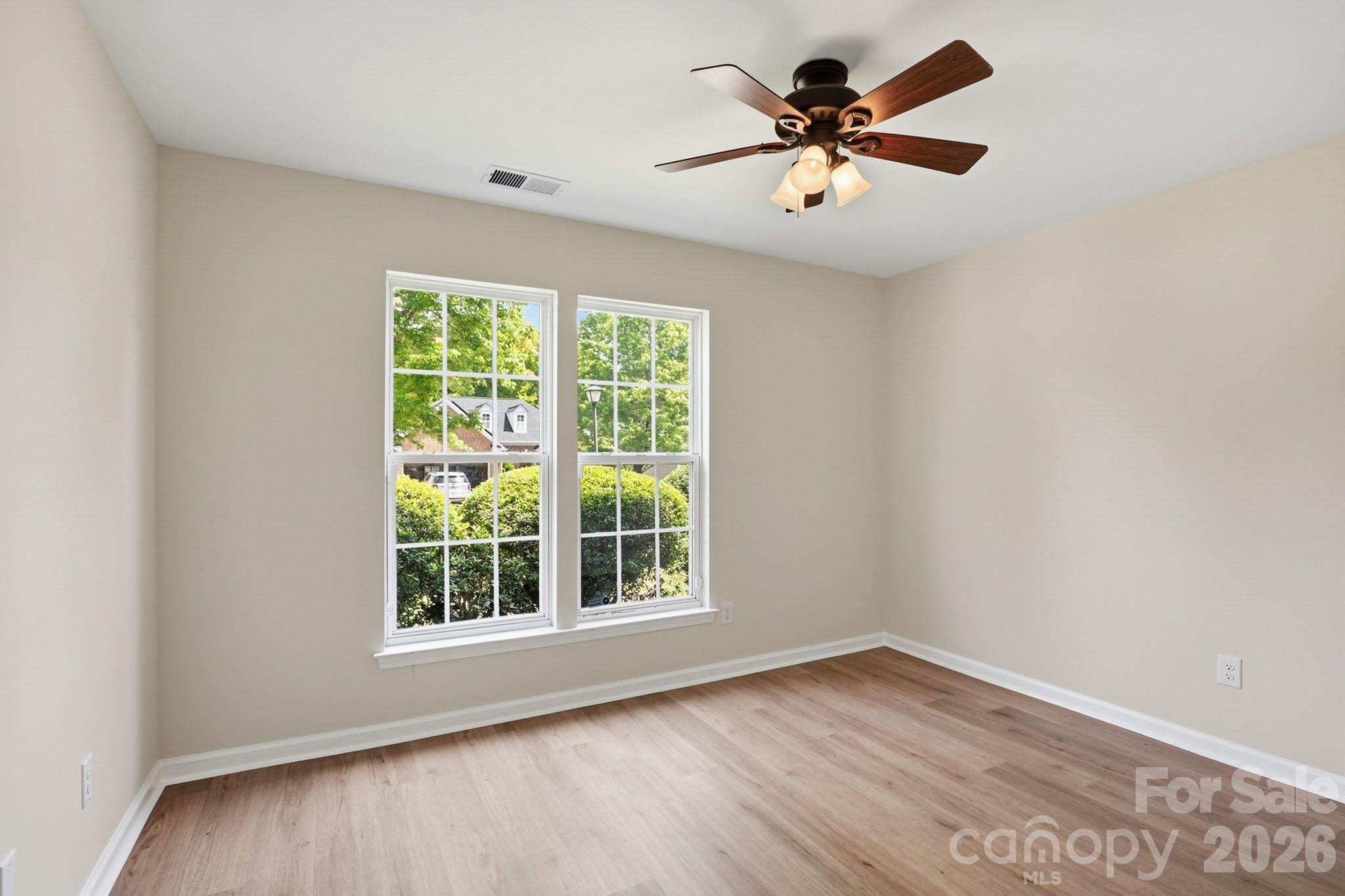5123 Sunburst Ln, Charlotte, NC 28213