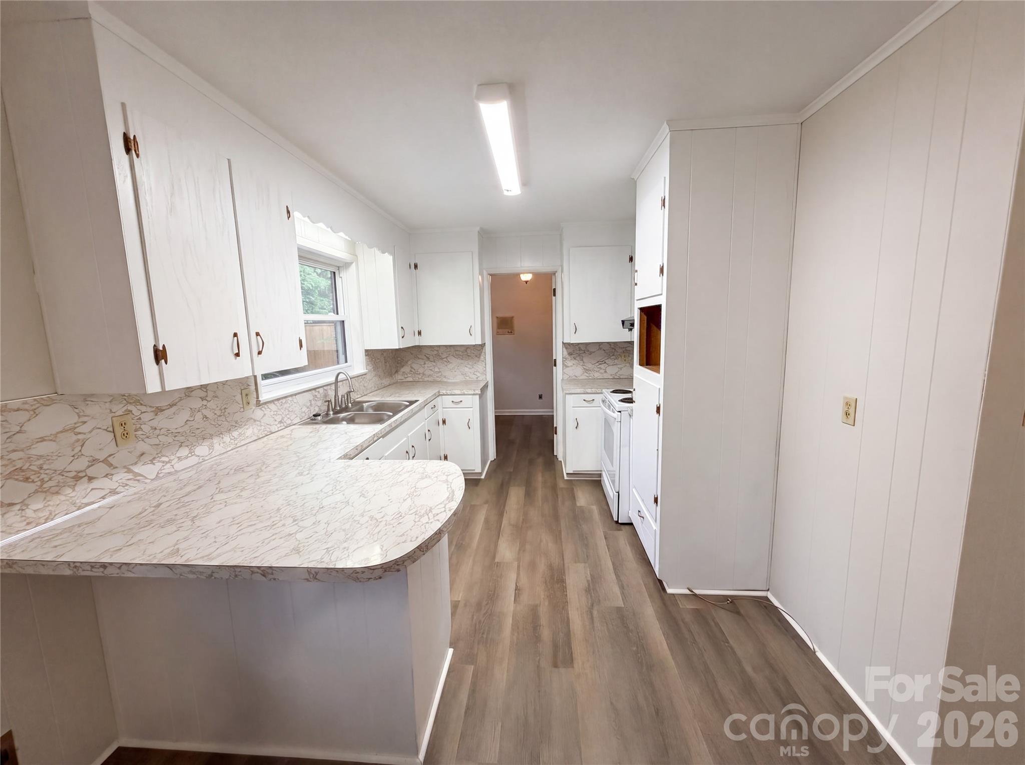 128 Greenview Dr, Kannapolis, NC 28081
