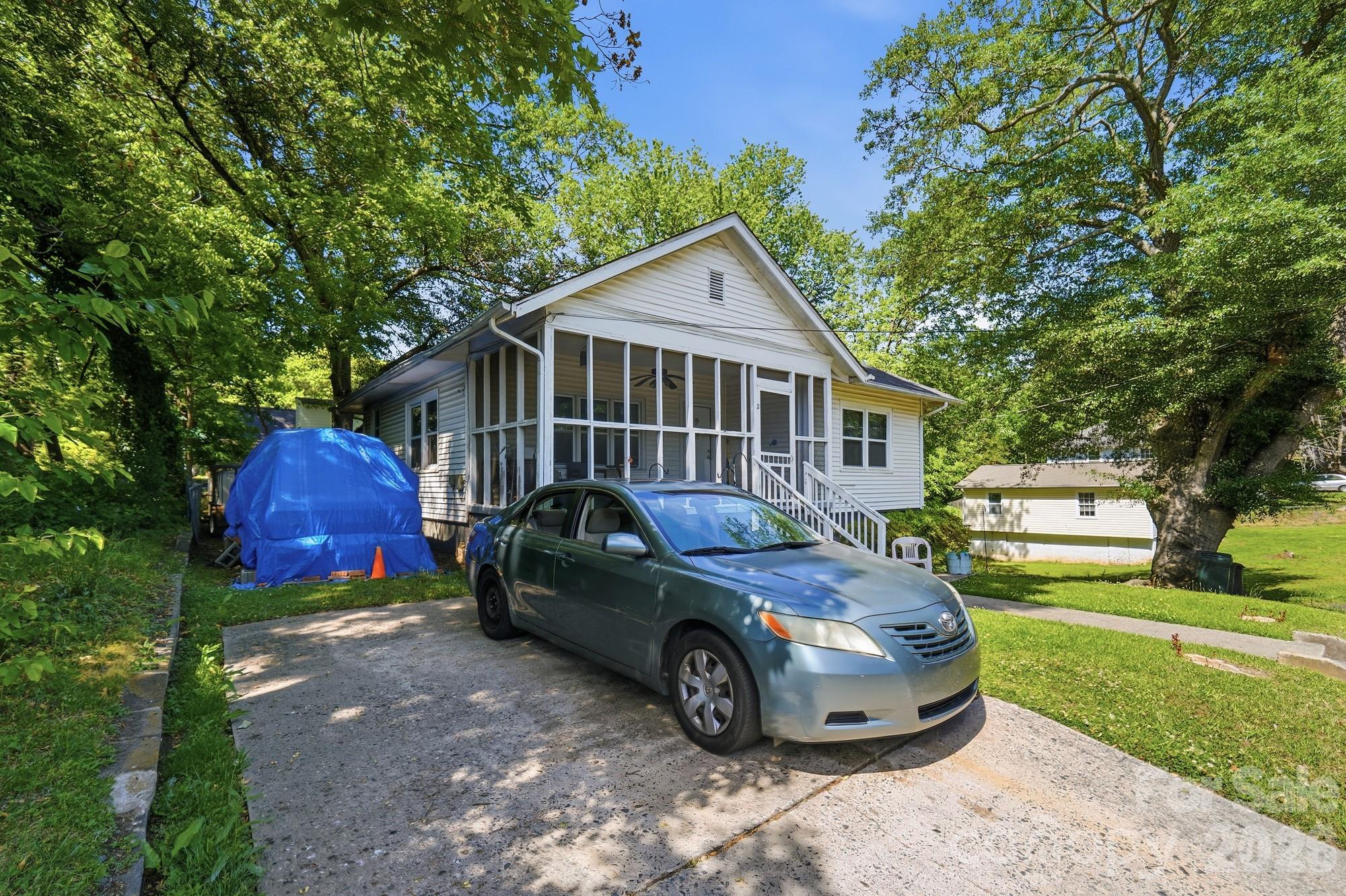 1018 W 5th Ave, Gastonia, NC 28052
