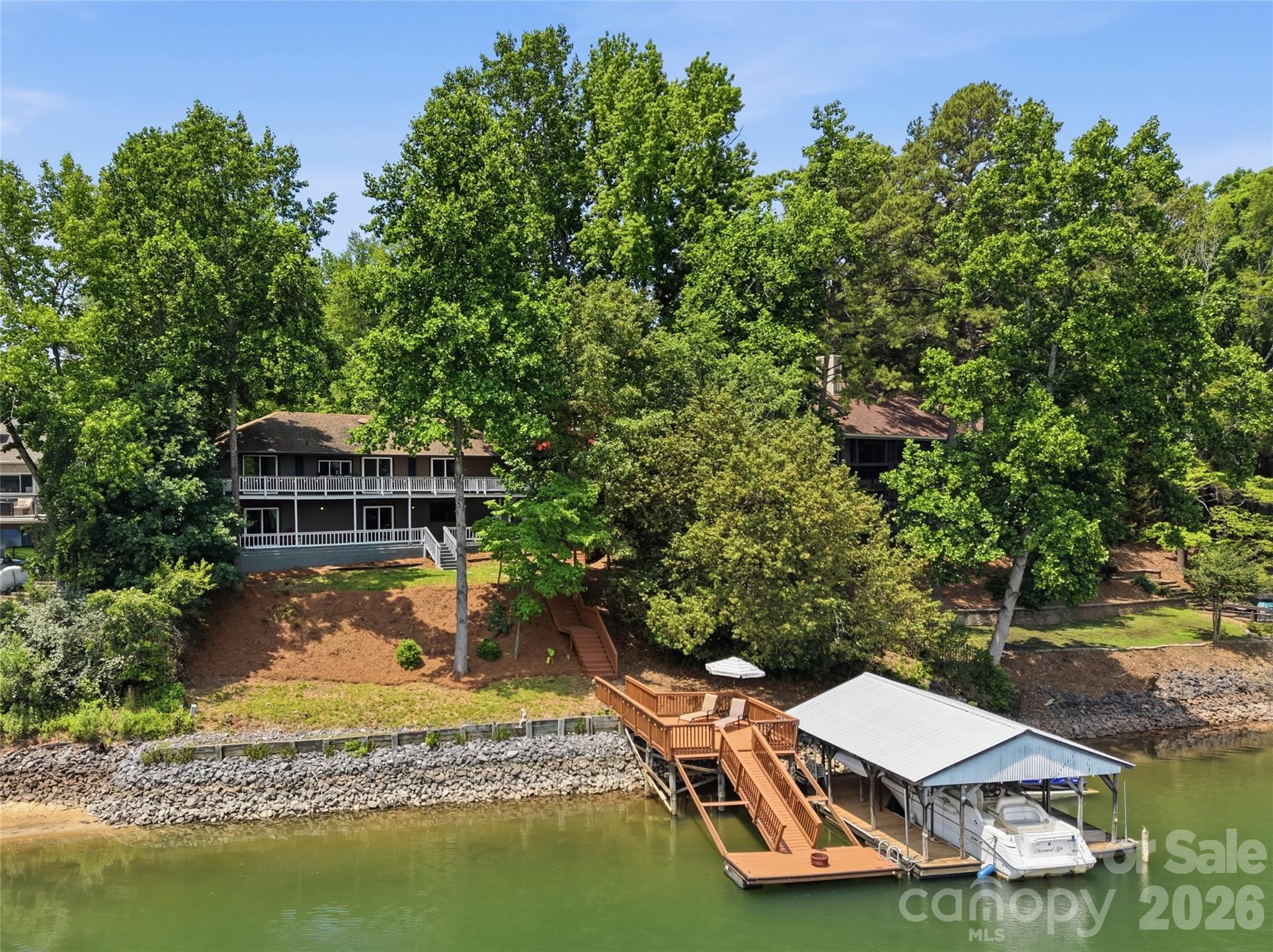 1113 Palmyra Dr, Tega Cay, SC 29708