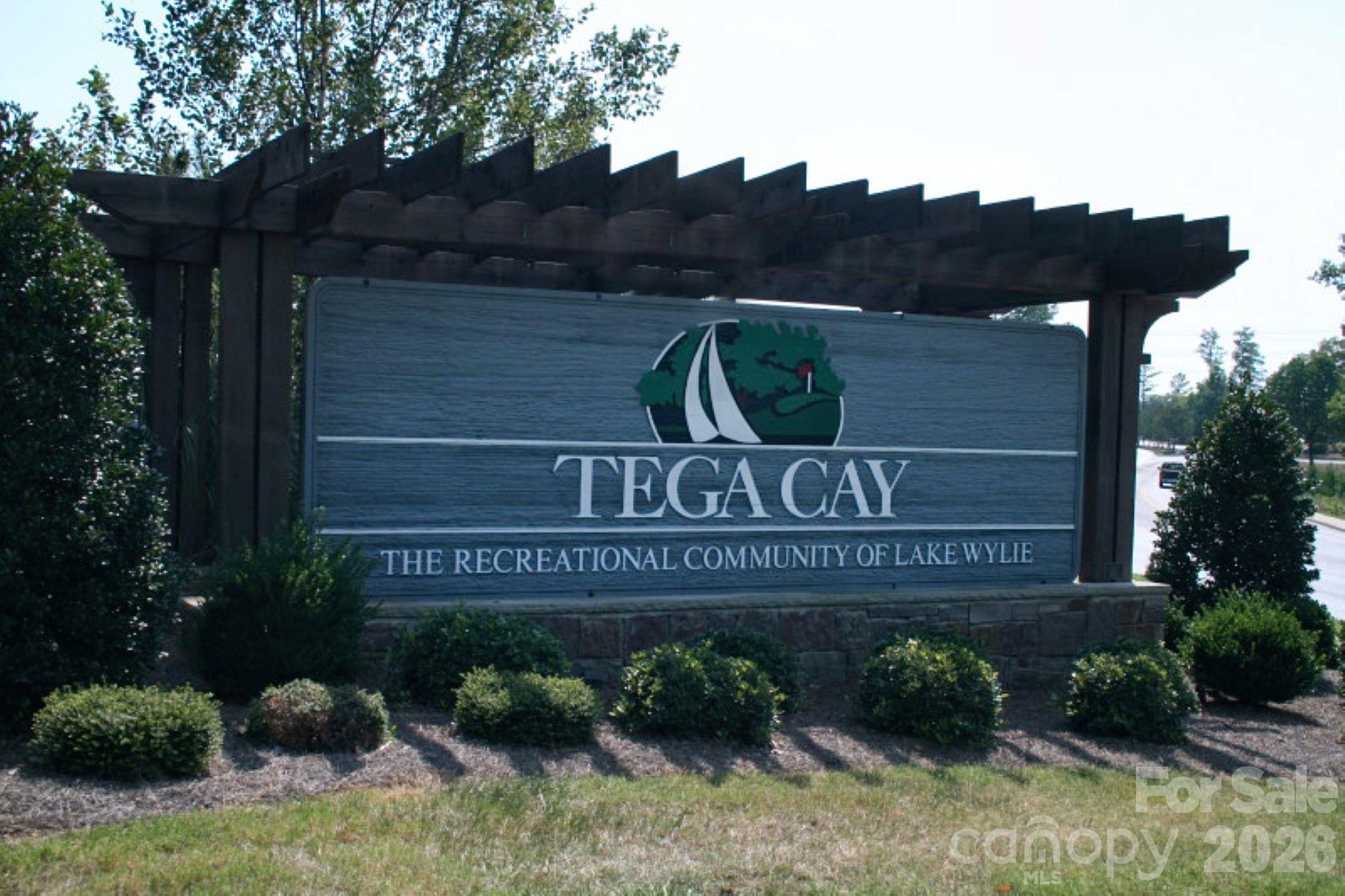 1113 Palmyra Dr, Tega Cay, SC 29708