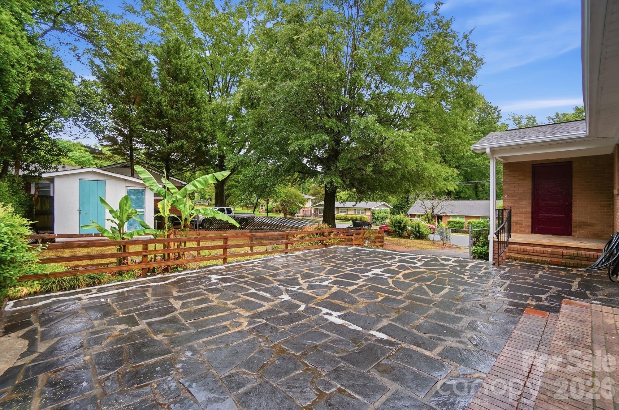6239 Netherwood Dr, Charlotte, NC 28210