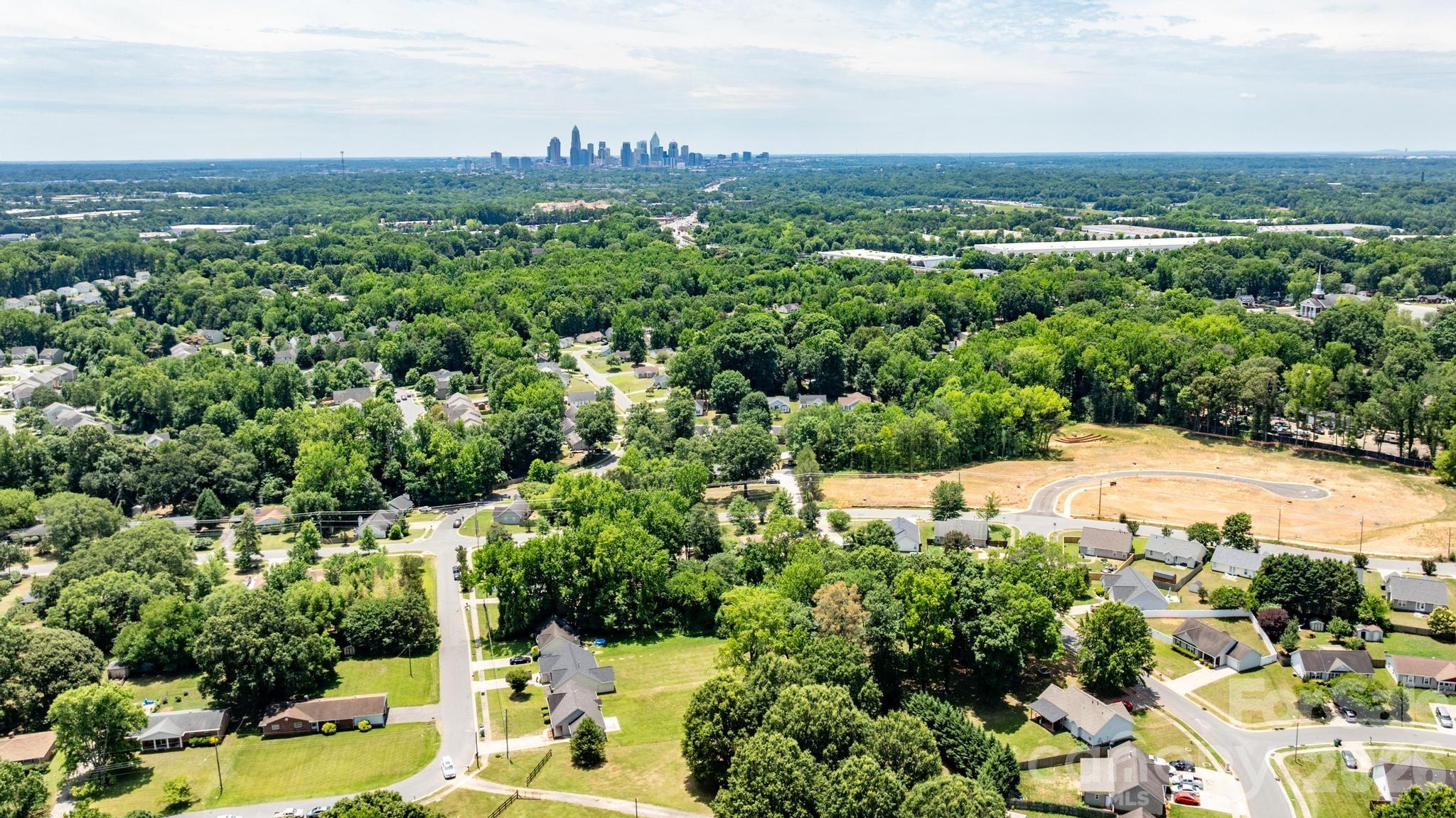 3824 Oakwood Rd, Charlotte, NC 28269