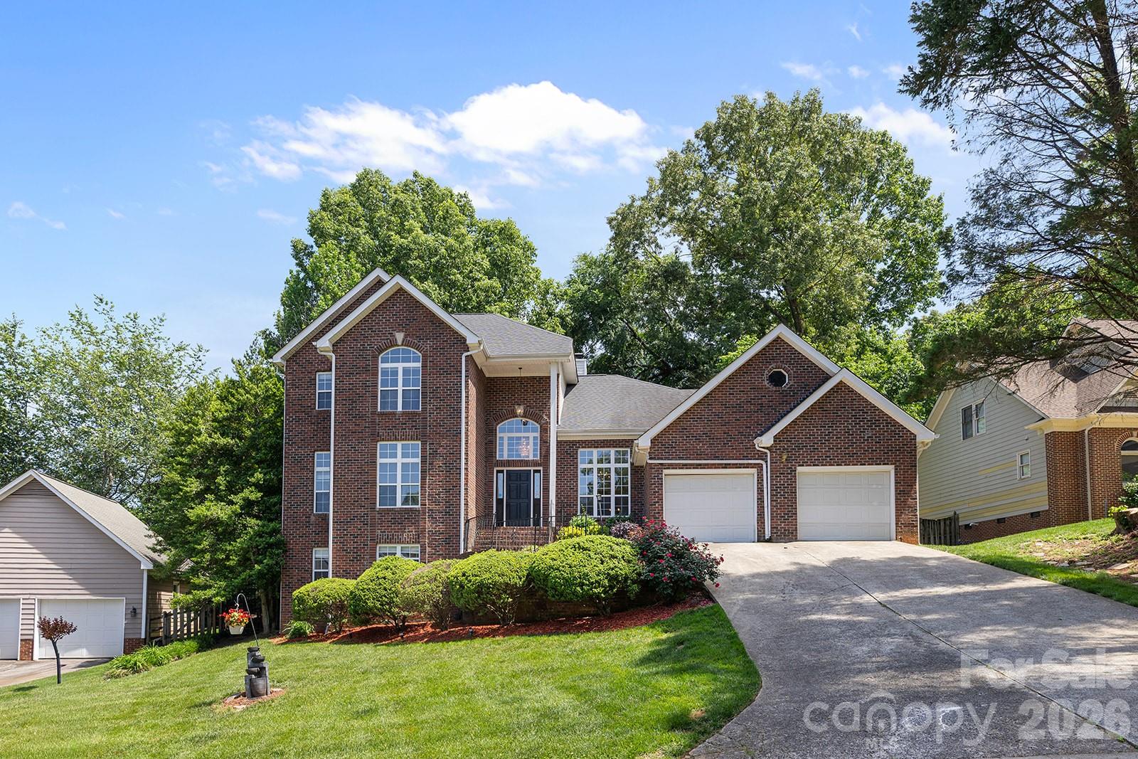 9111 Brocklehurst Ln, Charlotte, NC 28215