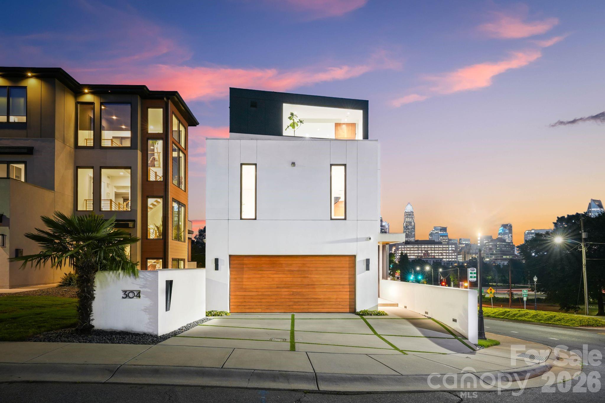 304 Frazier Ave, Charlotte, NC 28216