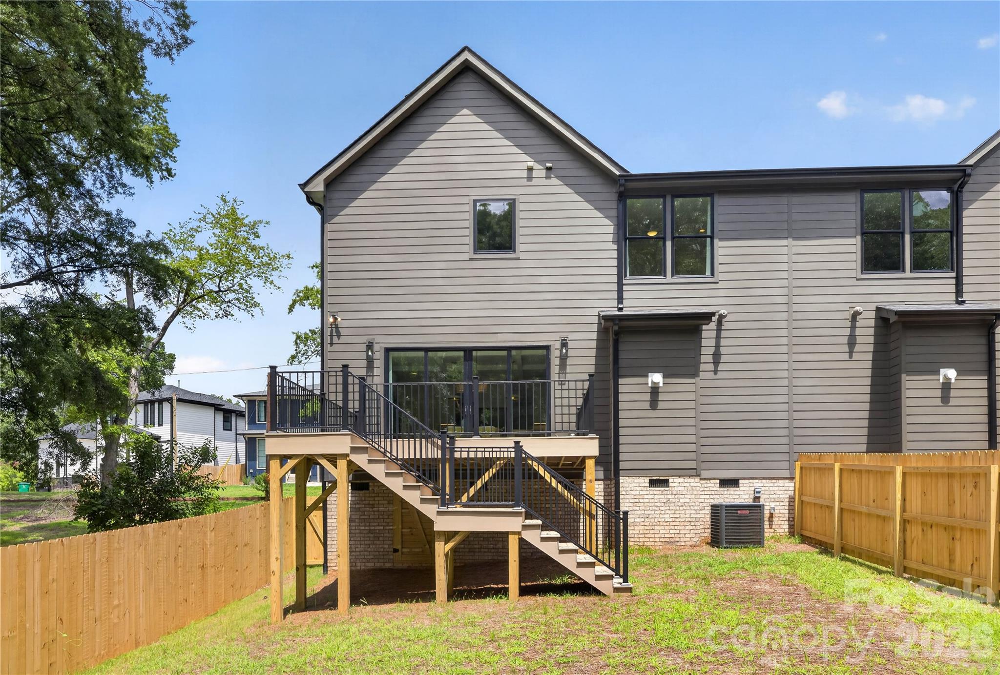 421 W Cama St, Charlotte, NC 28217