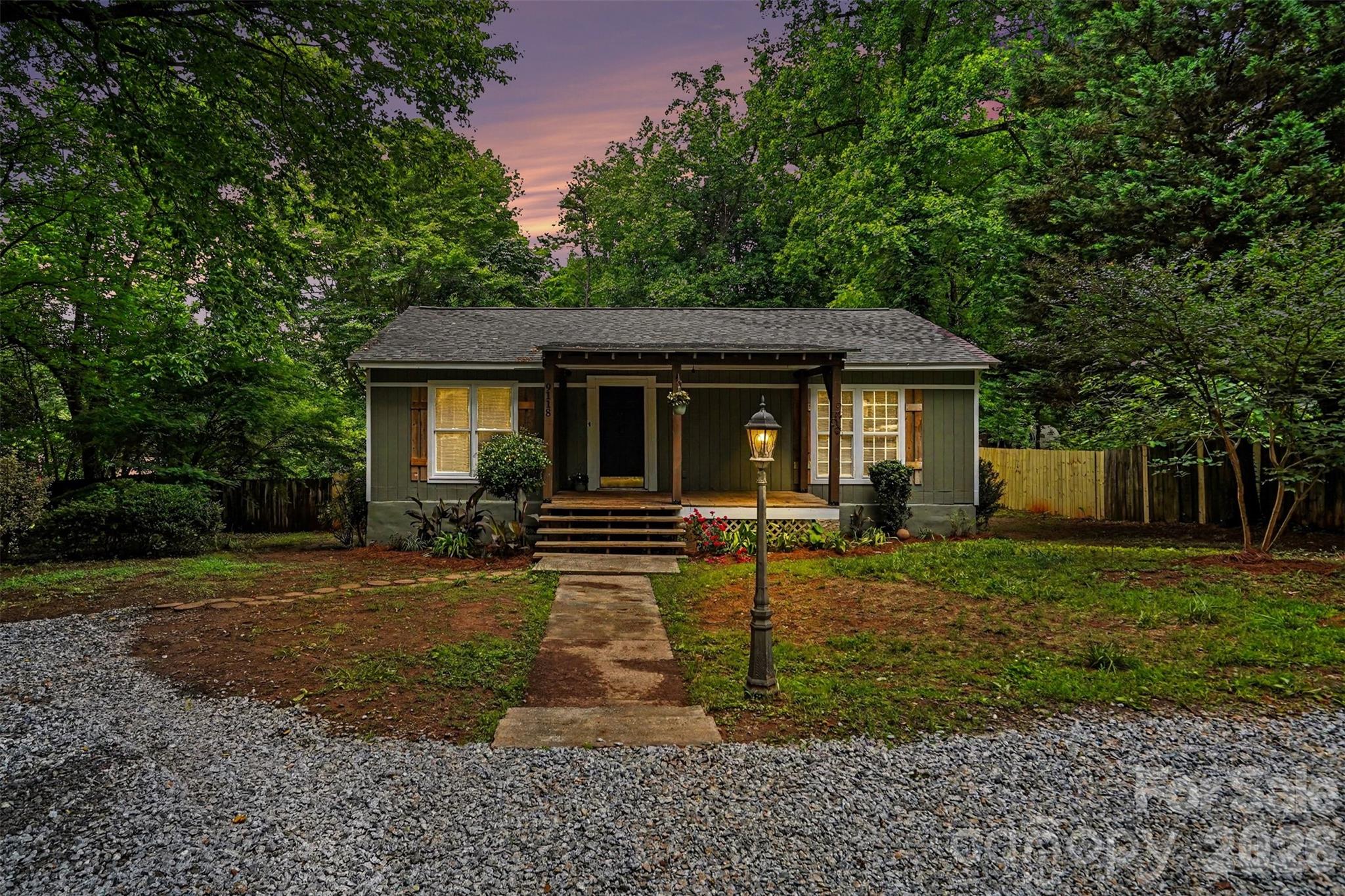 9118 S Lakebrook Rd, Charlotte, NC 28214
