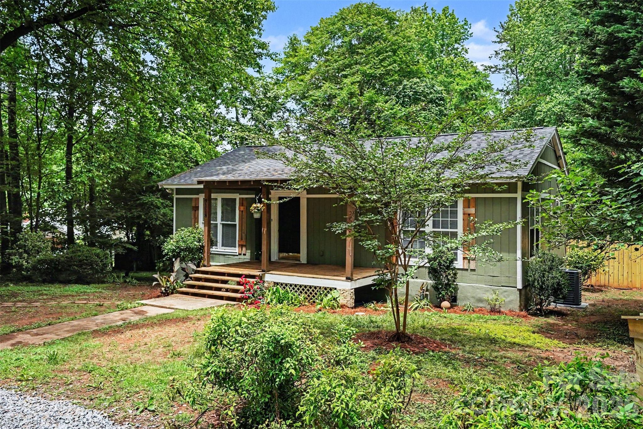 9118 S Lakebrook Rd, Charlotte, NC 28214