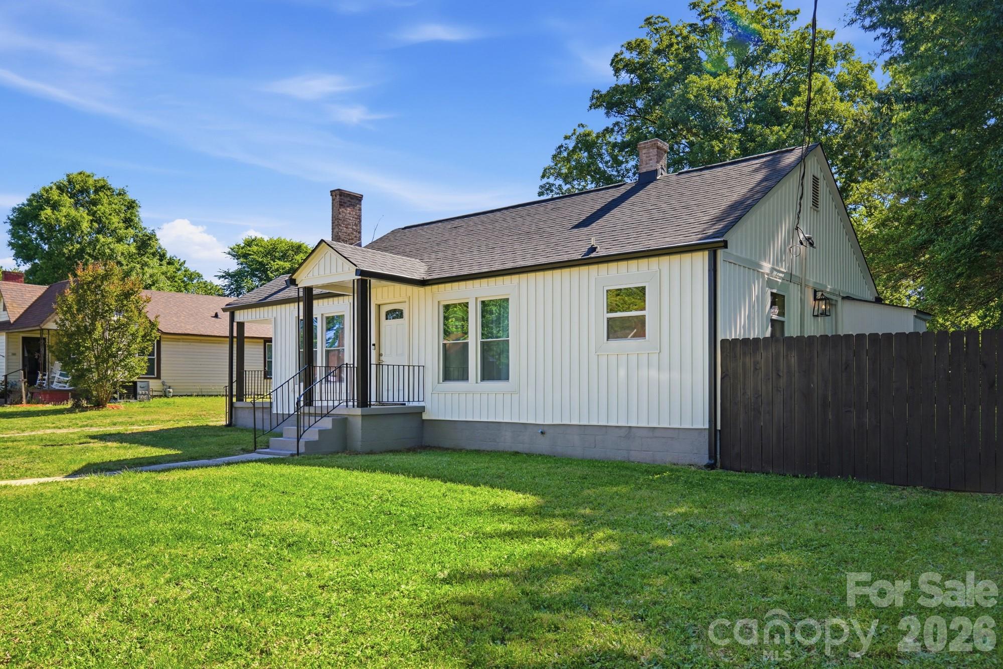 912 Laura Ave, Kannapolis, NC 28083