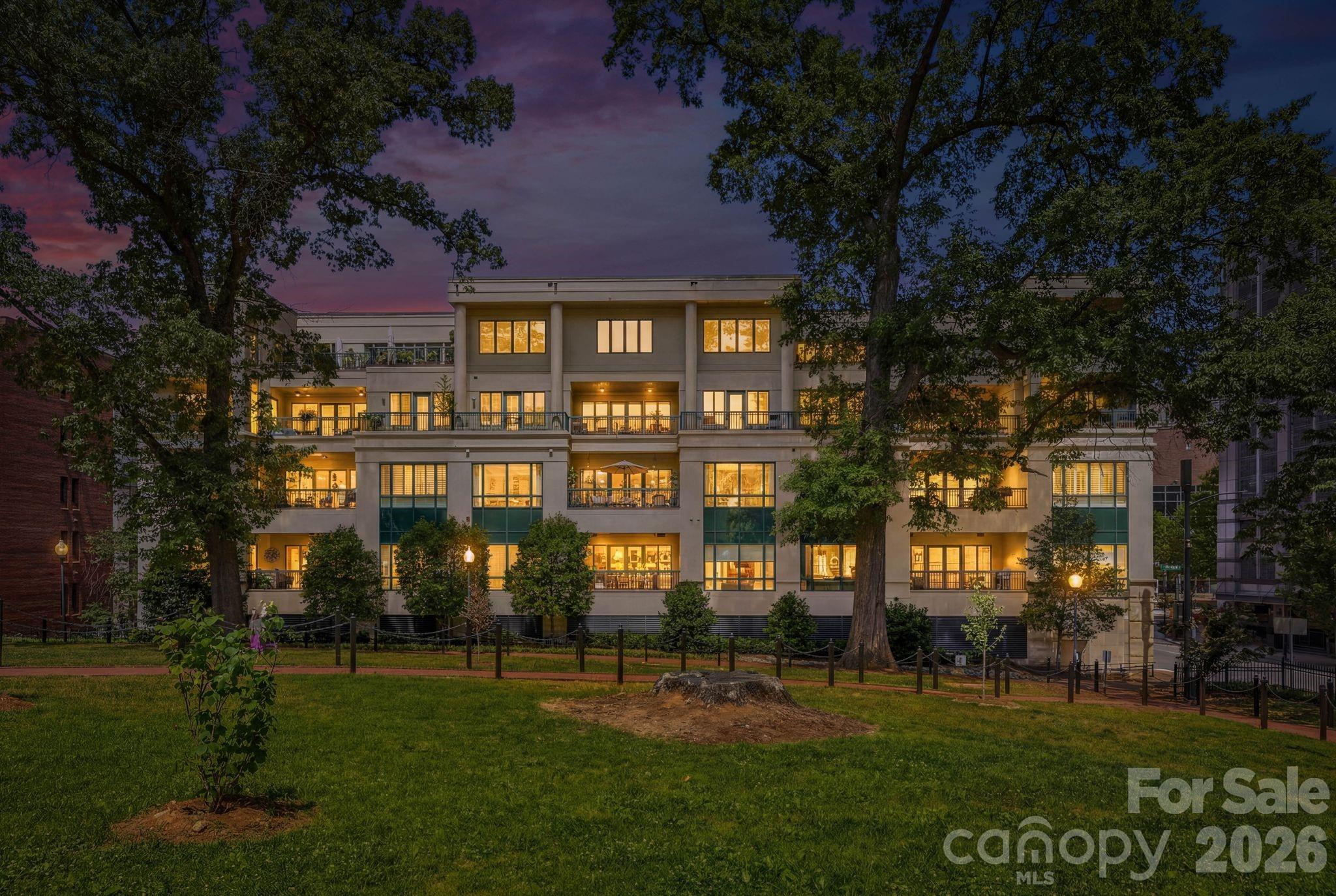 229 N Church St #403, Charlotte, NC 28202