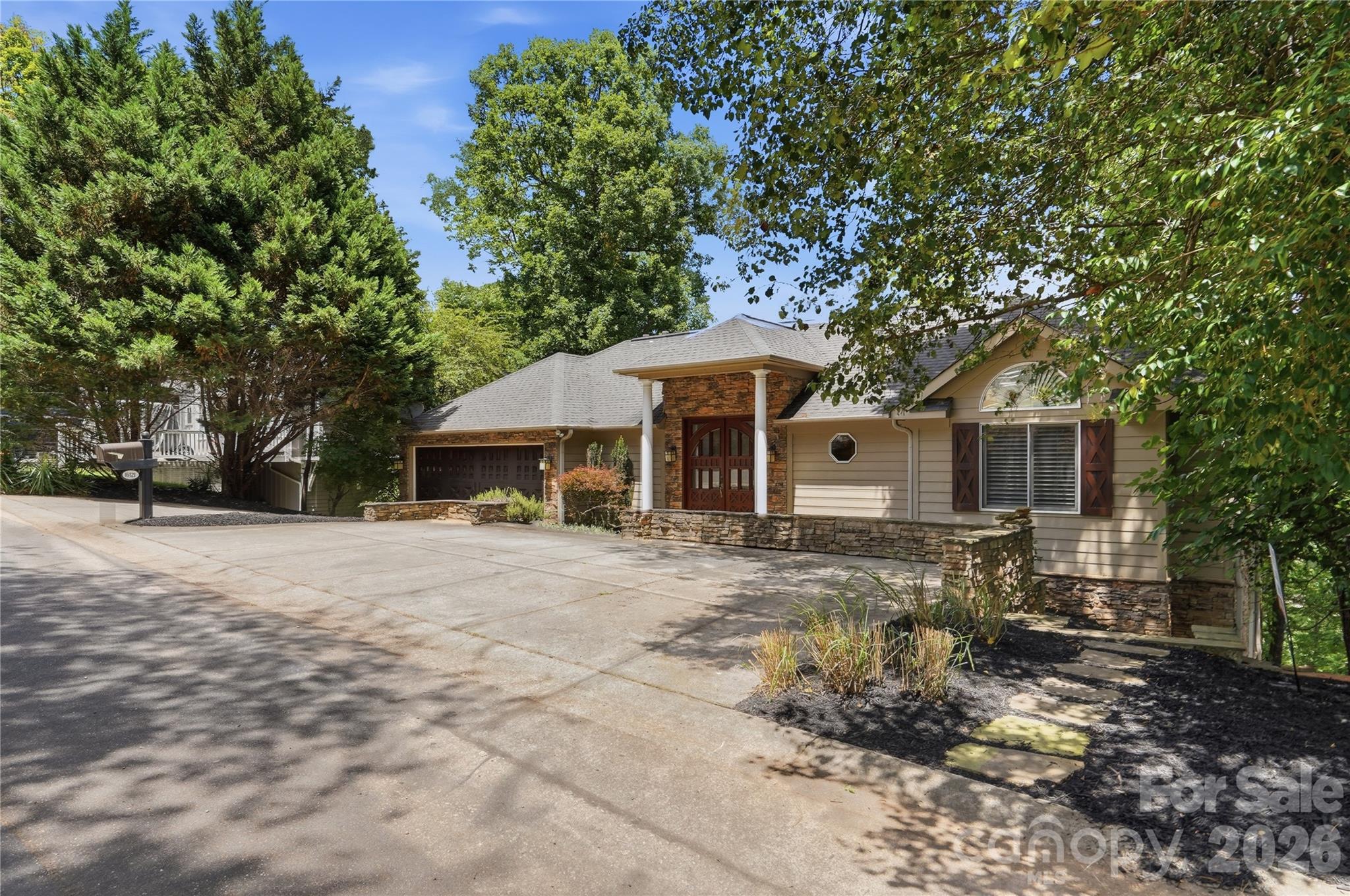 16121 Tana Tea Cir, Tega Cay, SC 29708