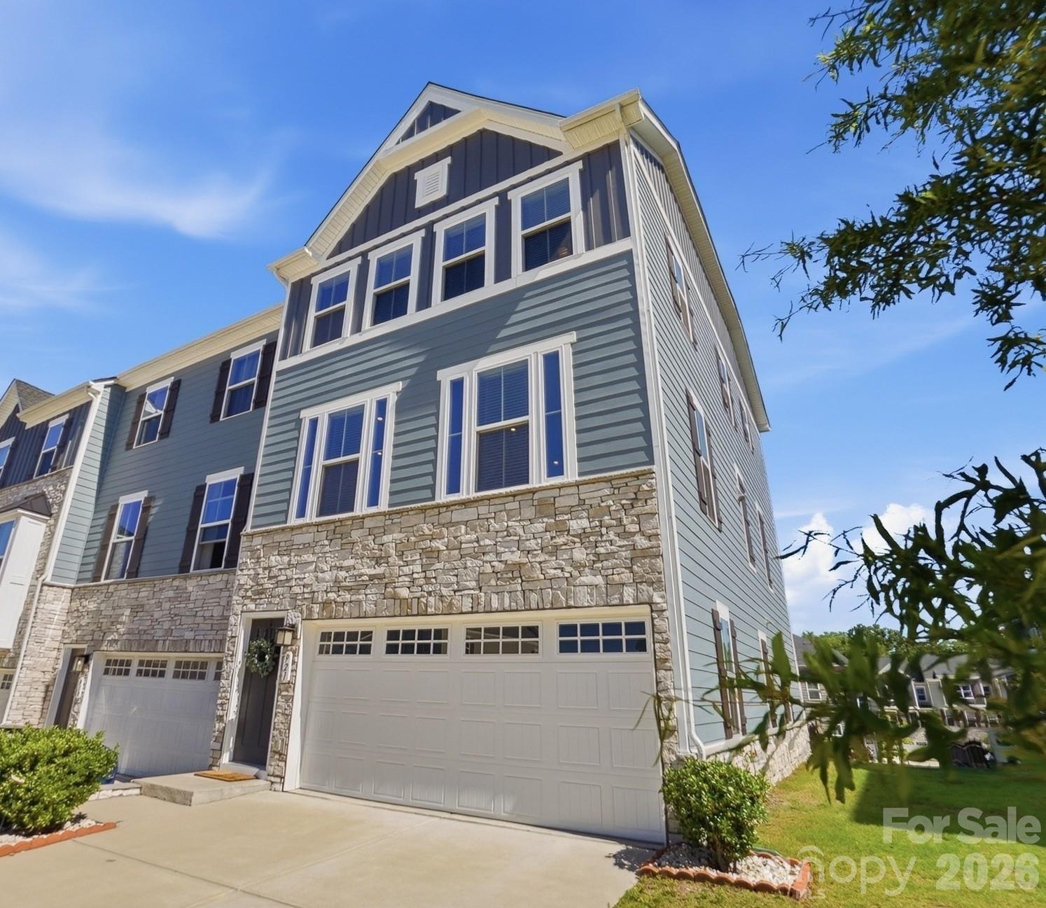 921 Portrush Ln, Tega Cay, SC 29708