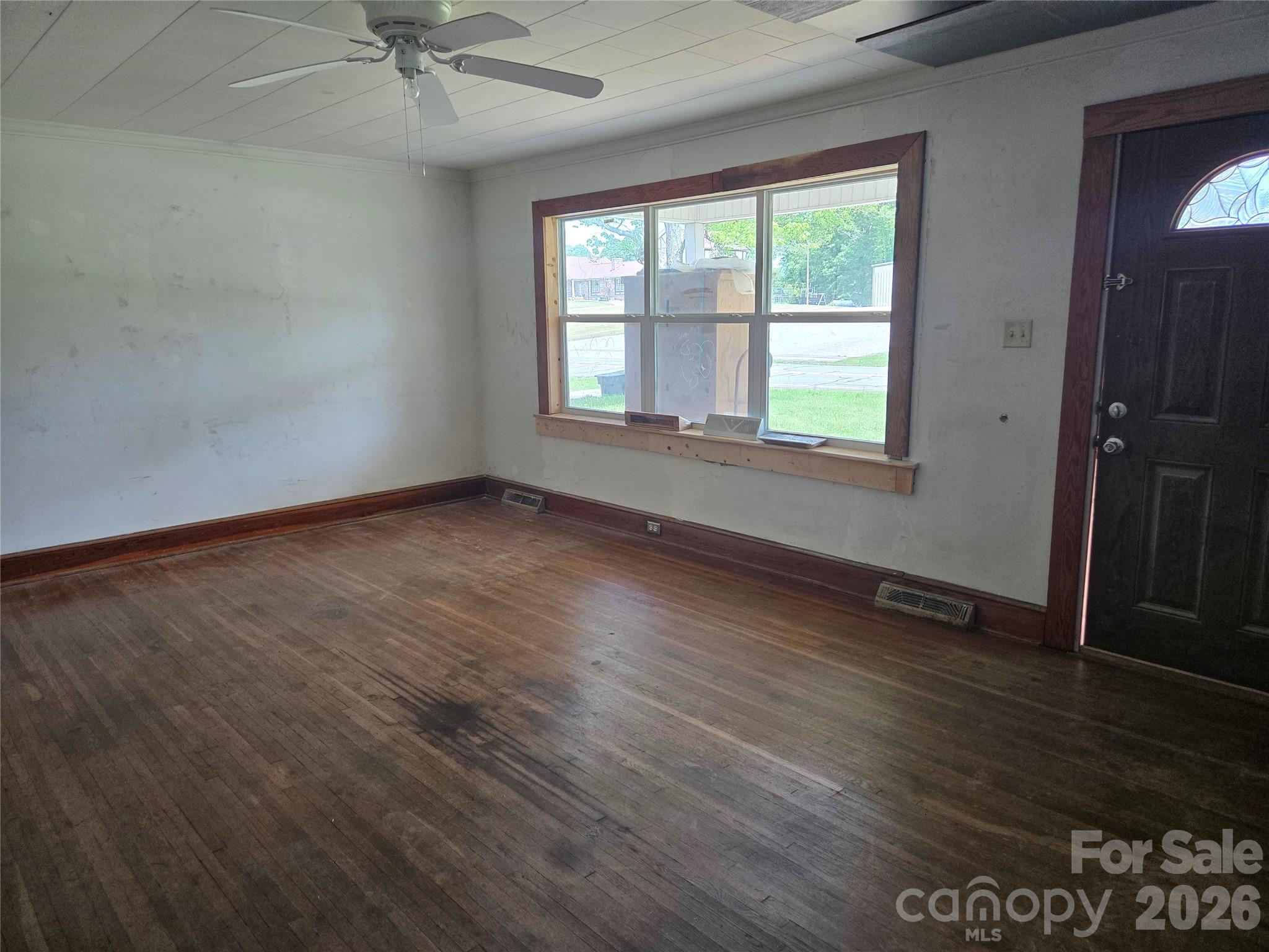1127 N Mountain St, Blacksburg, SC 29702
