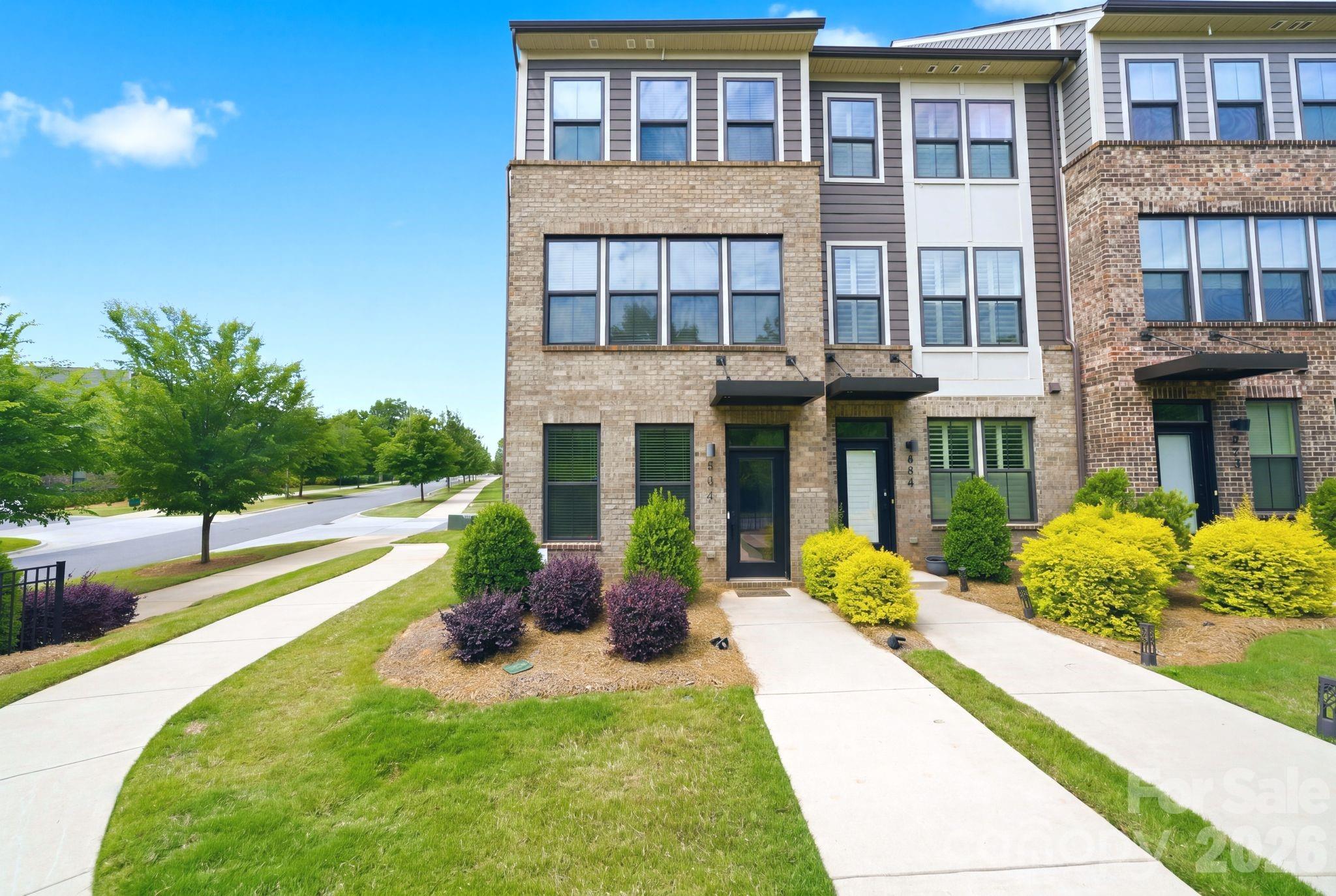 804 Broad River Ln, Charlotte, NC 28211