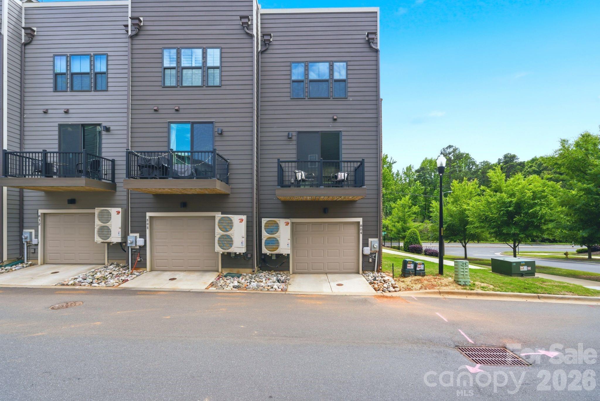 804 Broad River Ln, Charlotte, NC 28211