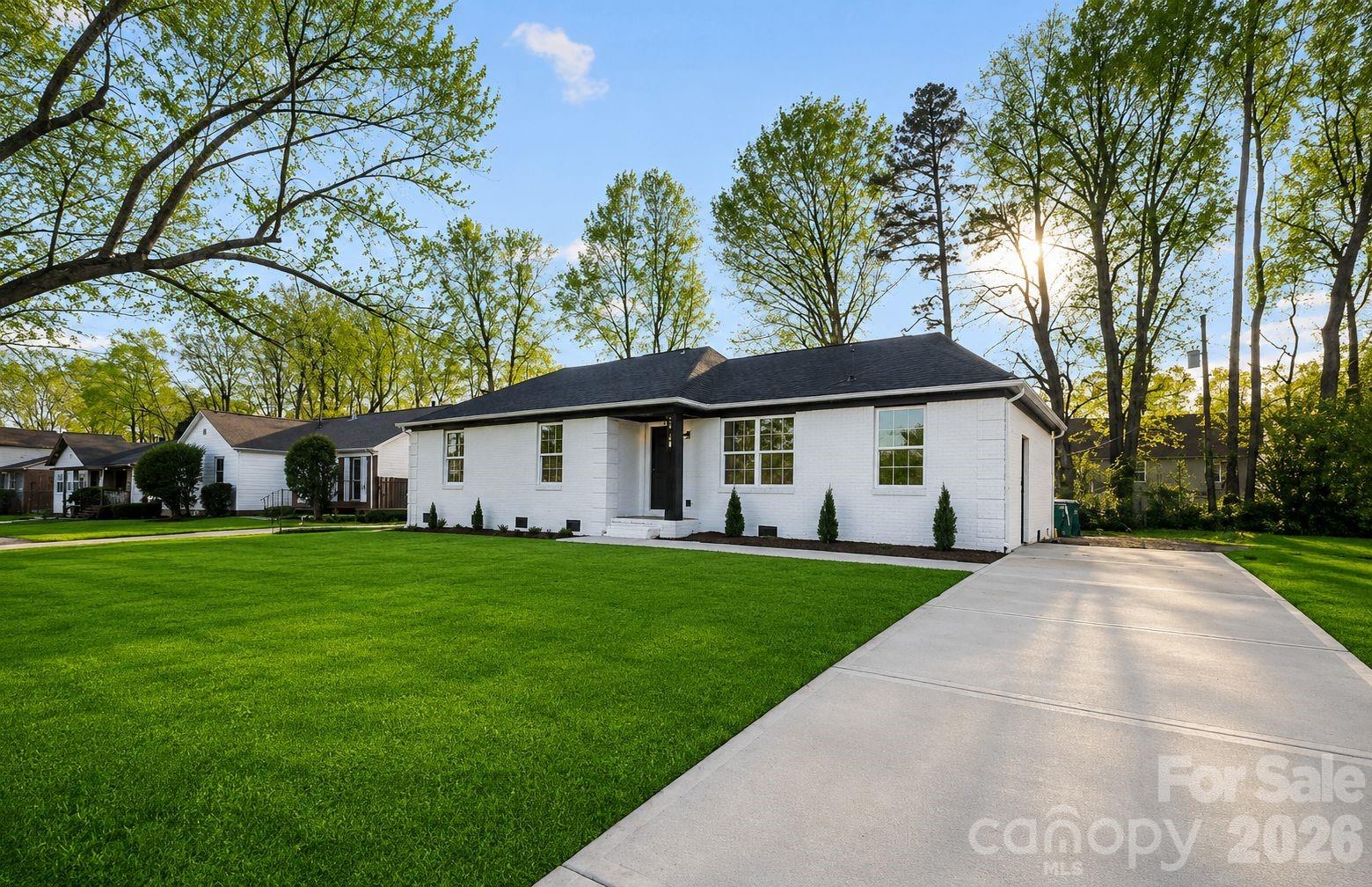 10107 Clairemore Pl, Charlotte, NC 28216