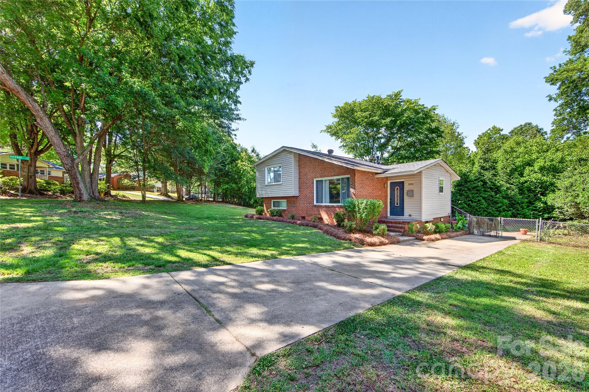 501 Kenlough Dr, Charlotte, NC 28209