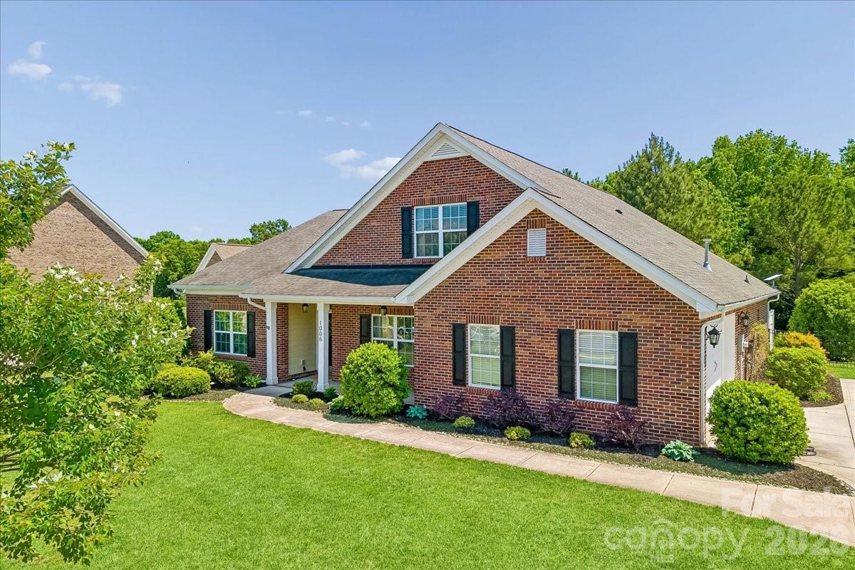 1006 Spring Rose Ln, Matthews, NC 28104