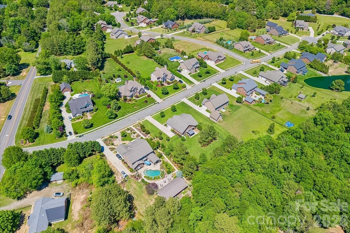 1006 Spring Rose Ln, Matthews, NC 28104