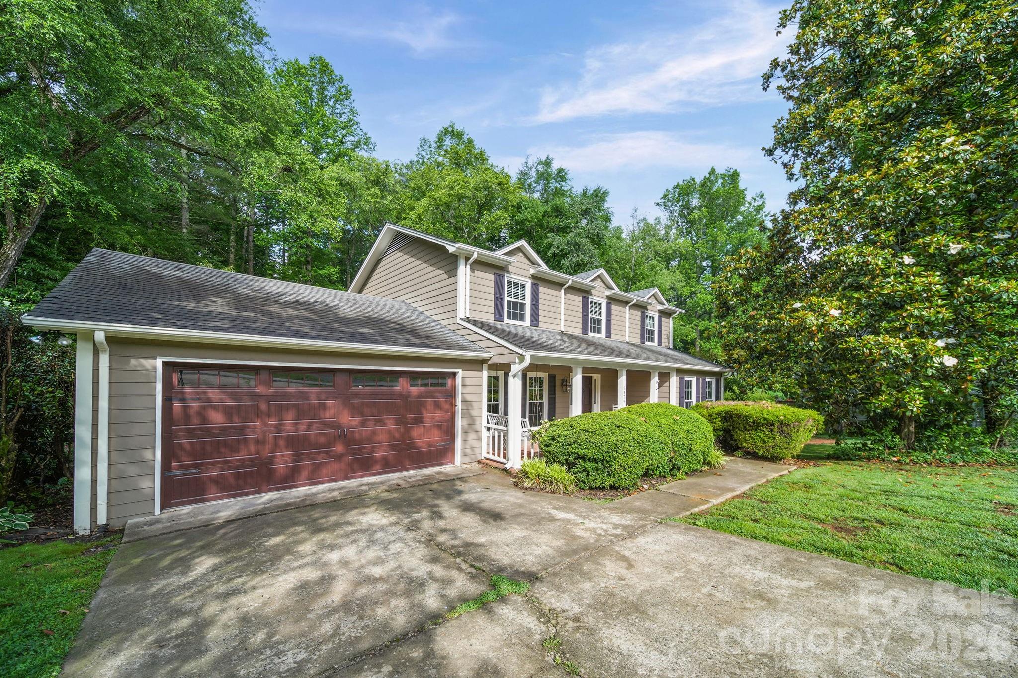 5479 Gunpowder Dr, Hickory, NC 28601