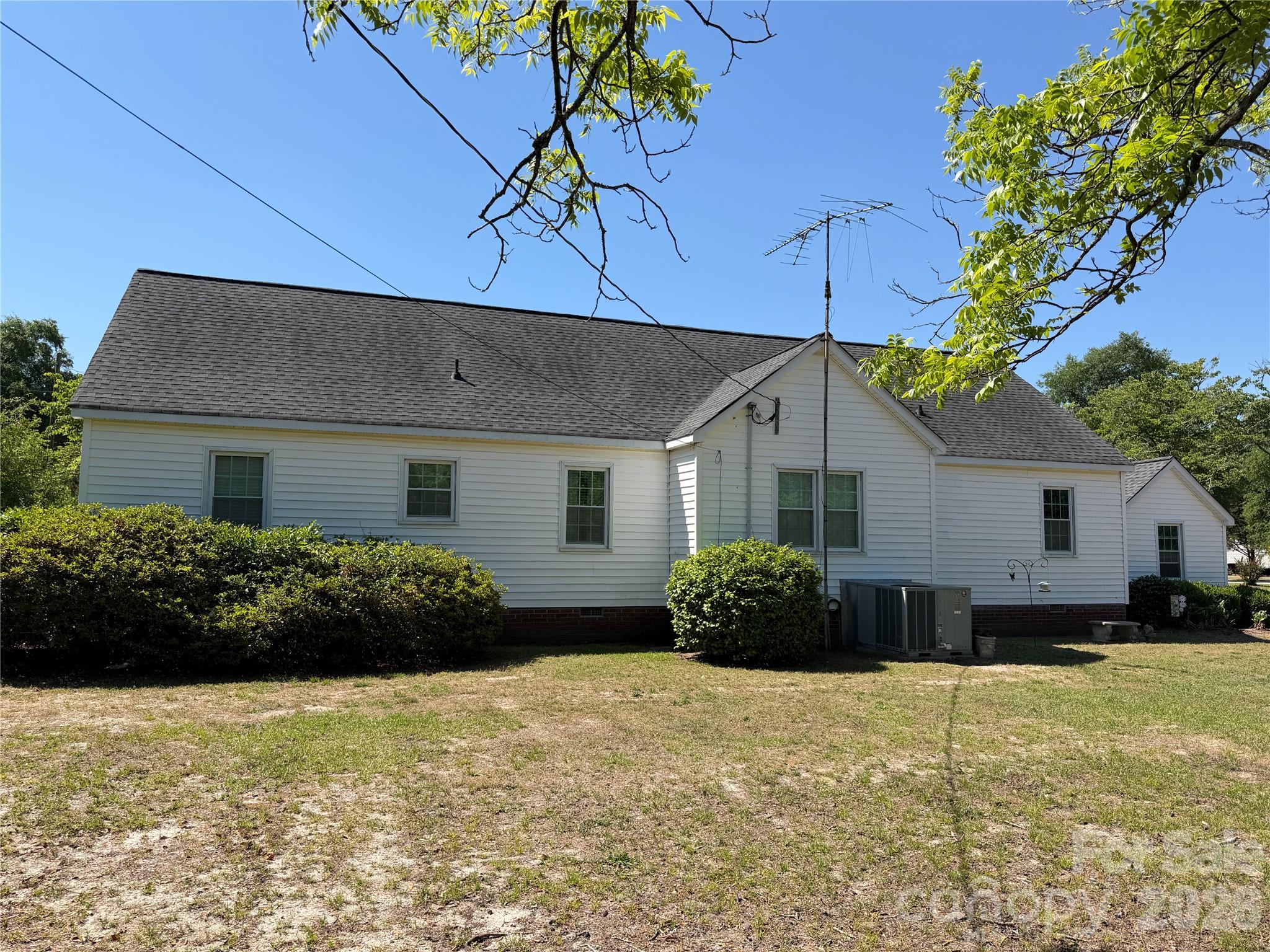 202 W Stevens Dr, Kershaw, SC 29067