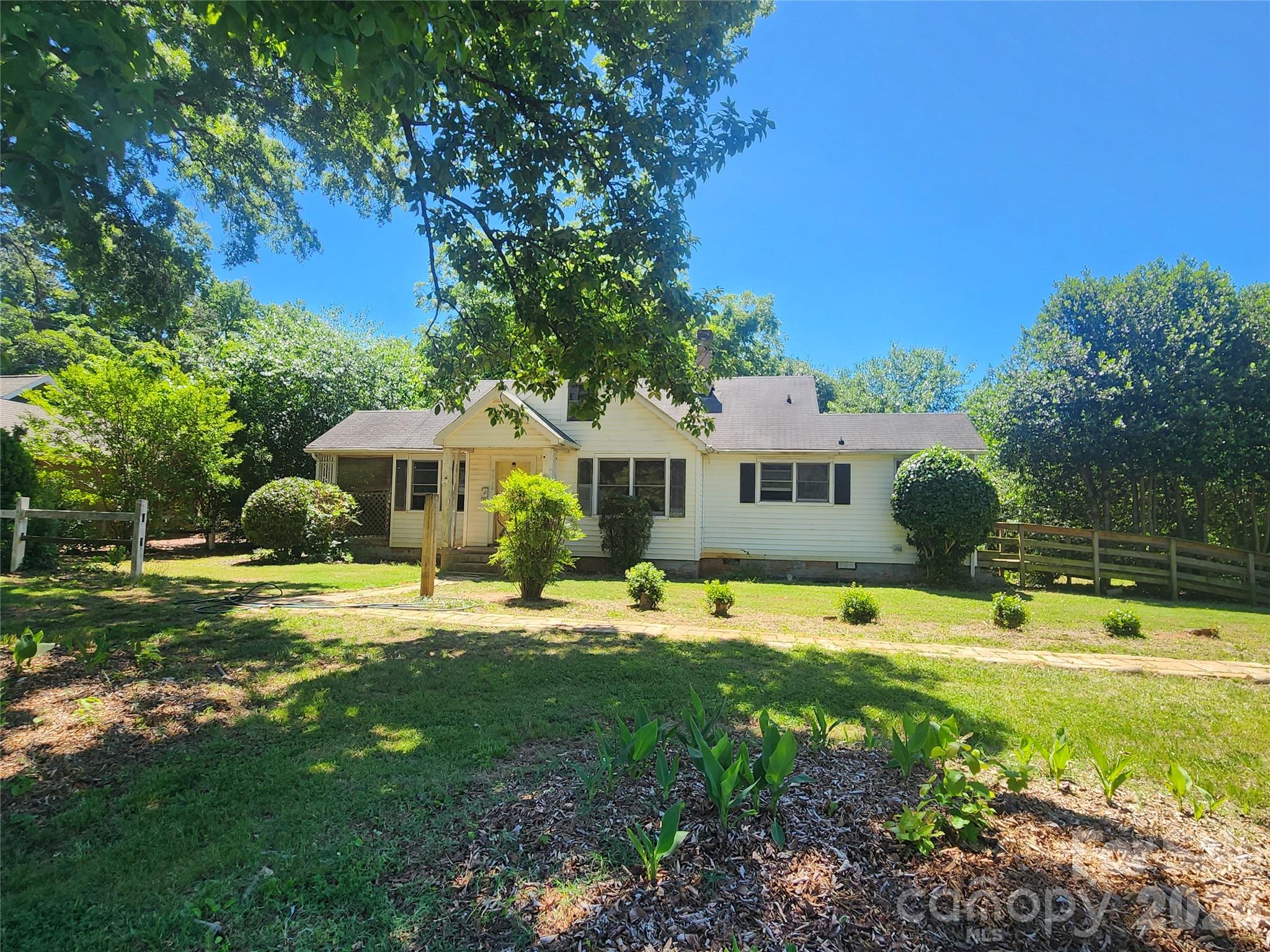 5510 Allen Rd E, Charlotte, NC 28269