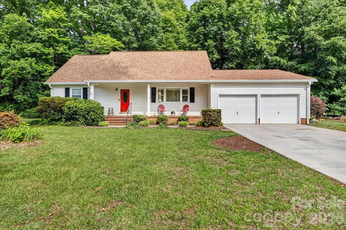 1303 Wildwood Dr, Kannapolis, NC 28081