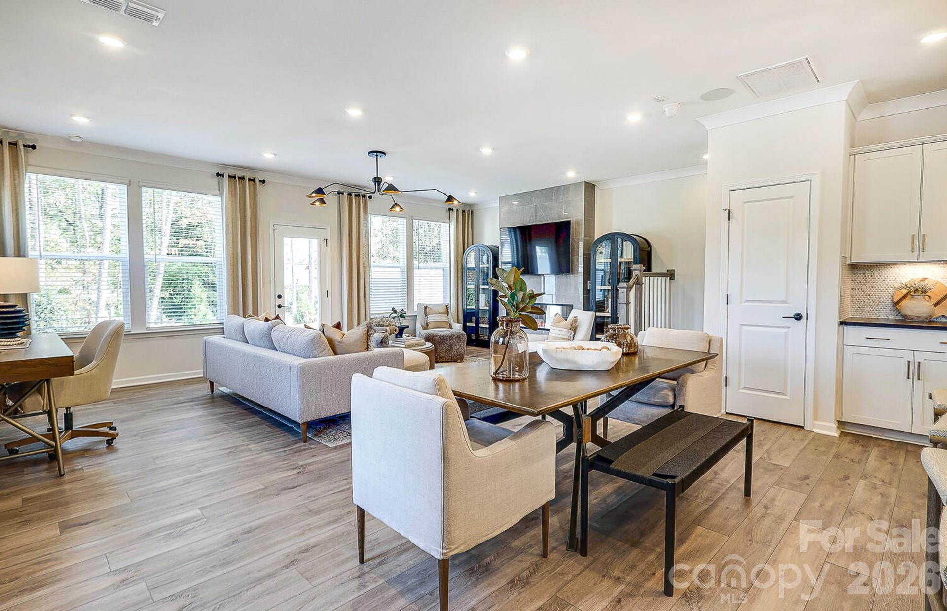 2015 Bayou Trace Dr, Charlotte, NC 28262