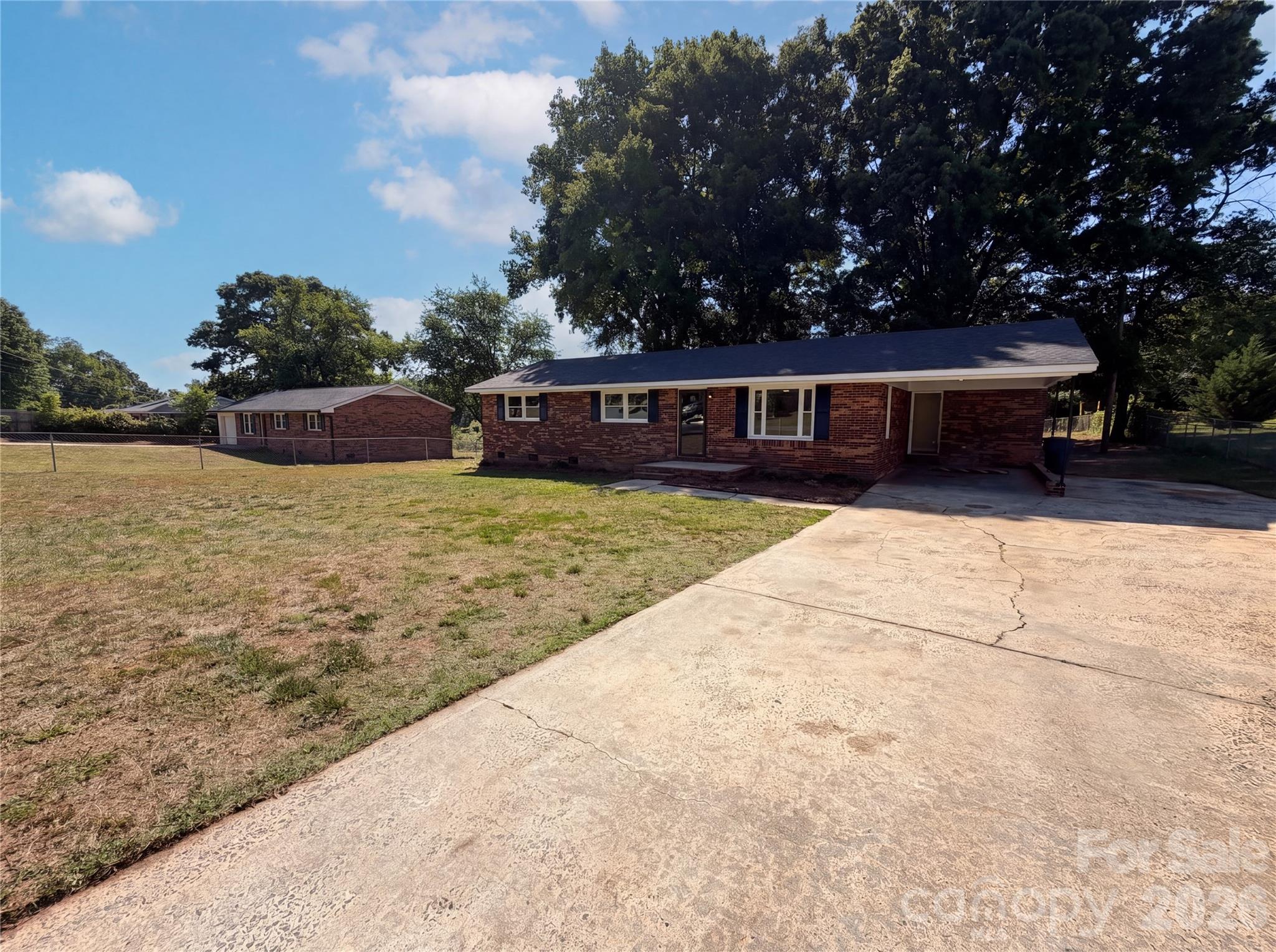 4030 Angus Dr, Gastonia, NC 28056