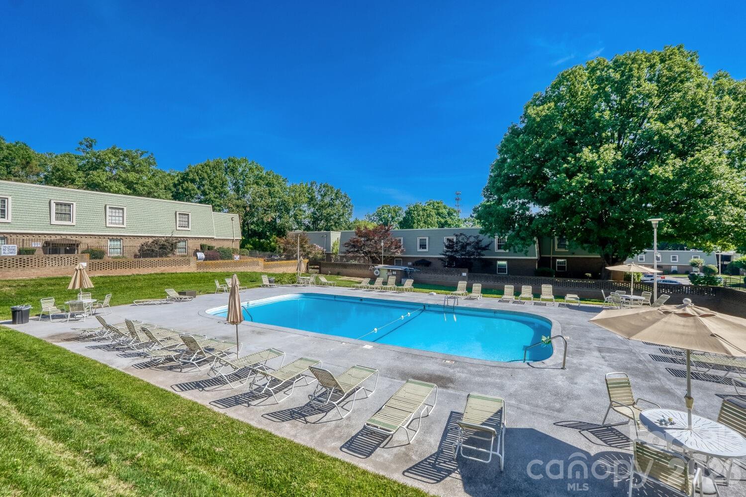 2610 Park Rd #B, Charlotte, NC 28209