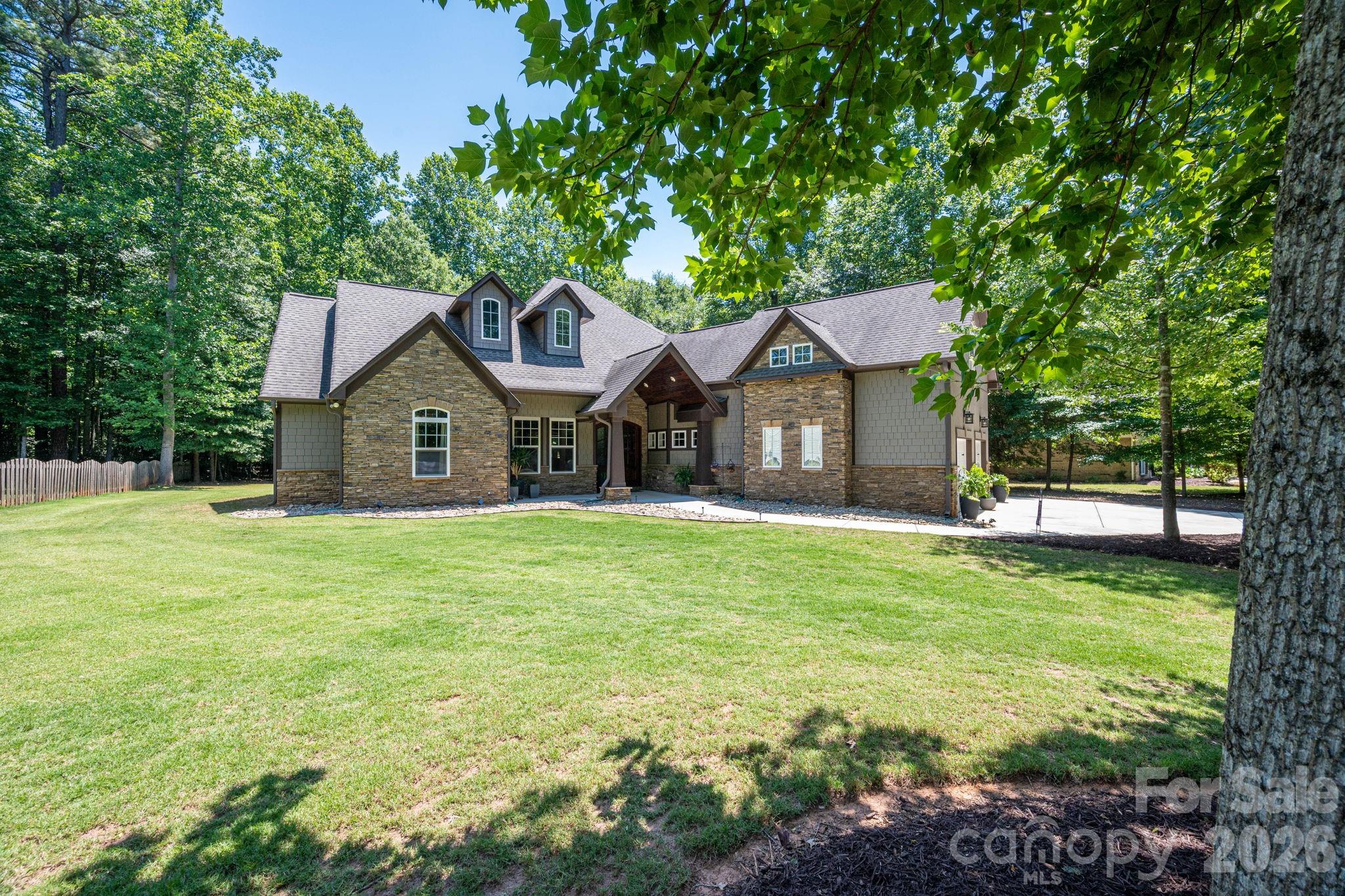 489 Evergreen Rd, Lake Wylie, SC 29710