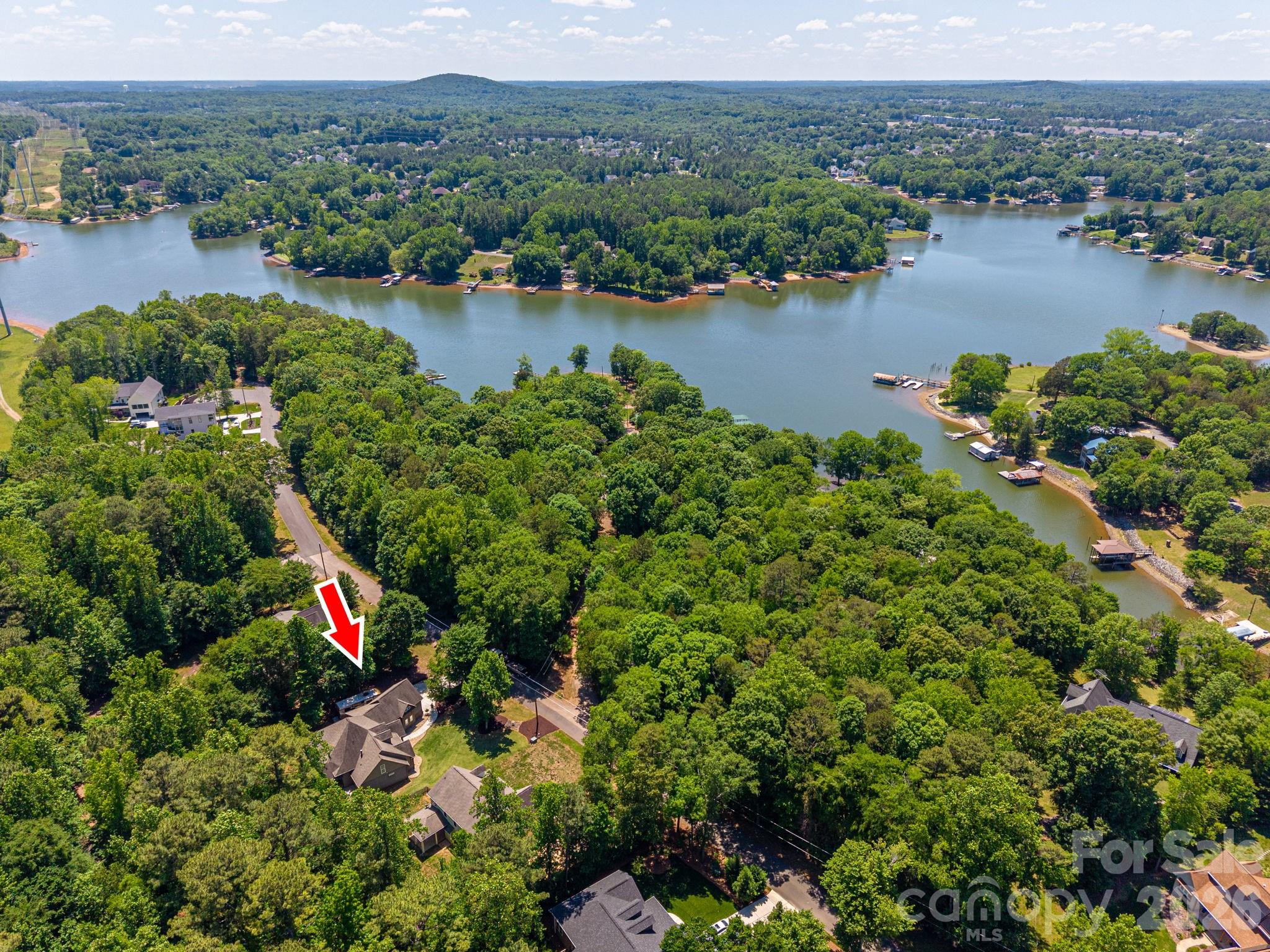 489 Evergreen Rd, Lake Wylie, SC 29710