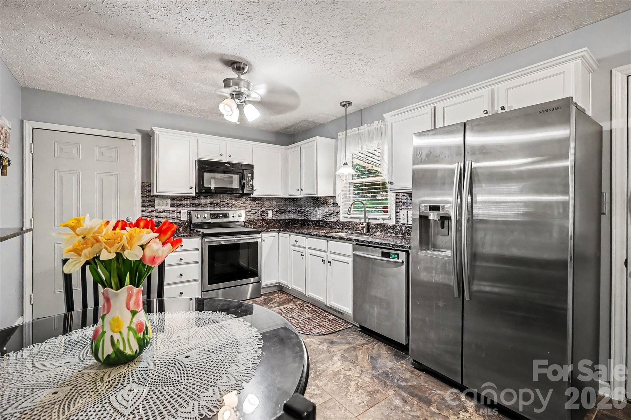 115 Cartway Ln, Statesville, NC 28625