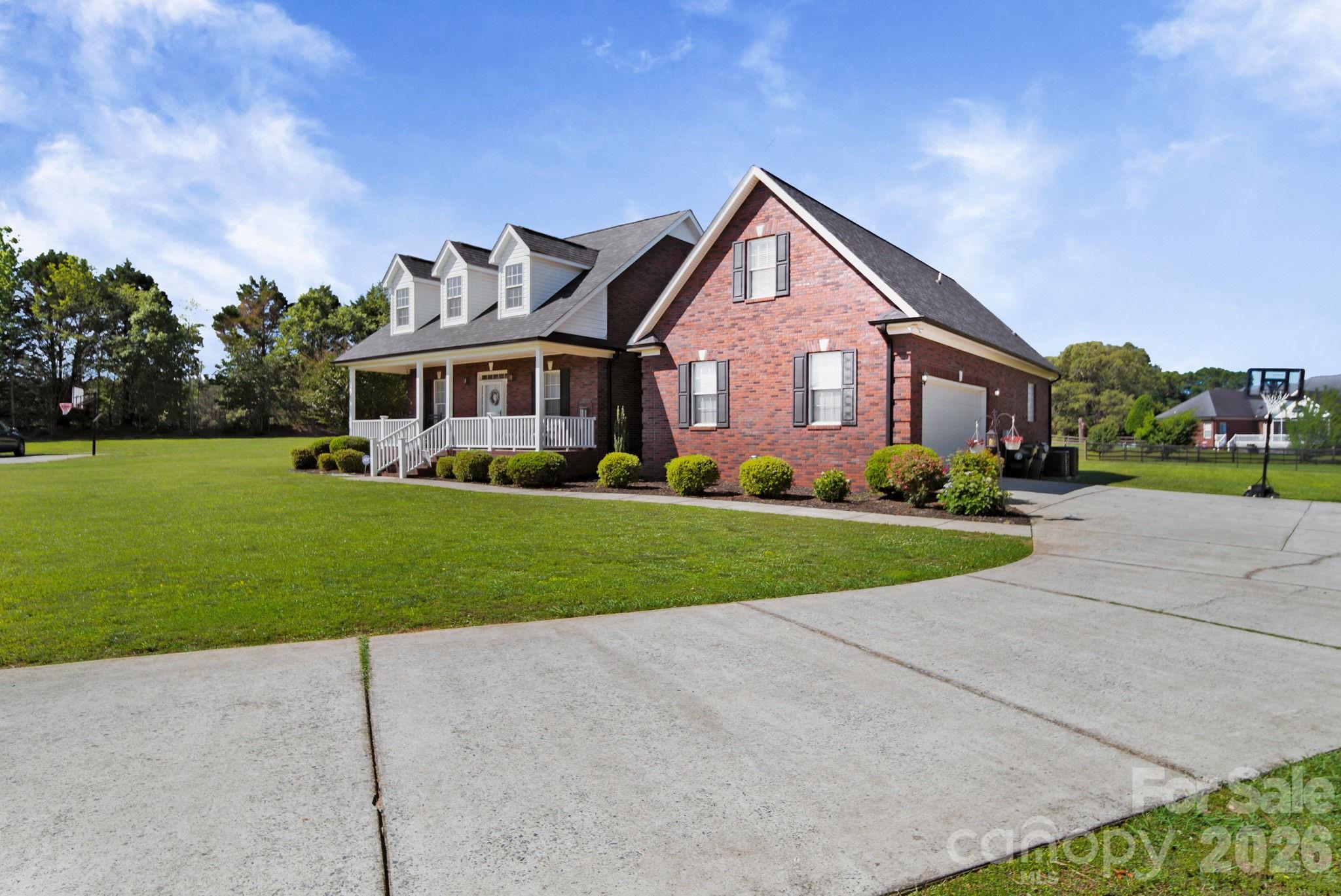 2318 Cardinal Ridge Ln, Wingate, NC 28174