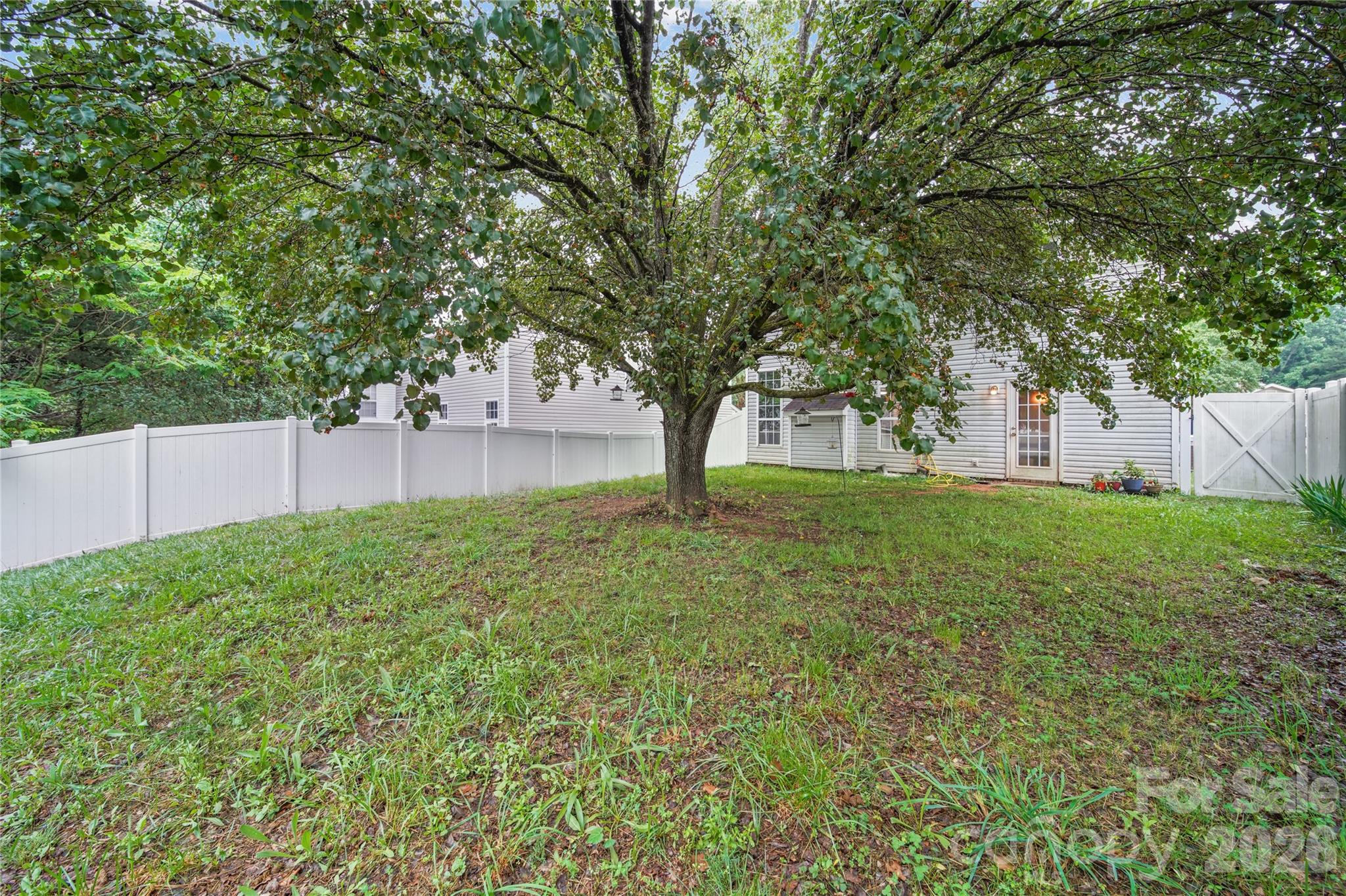 1309 Winding Branch Ct, Charlotte, NC 28216