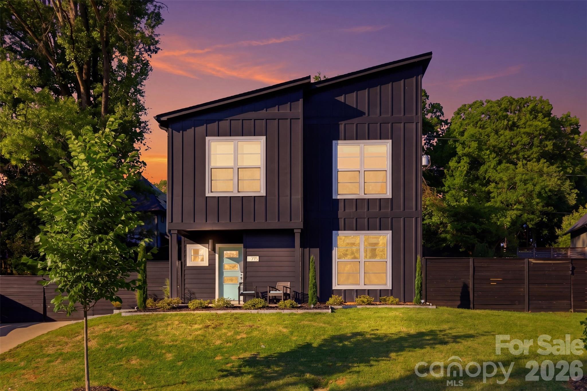 715 E 28th St, Charlotte, NC 28205