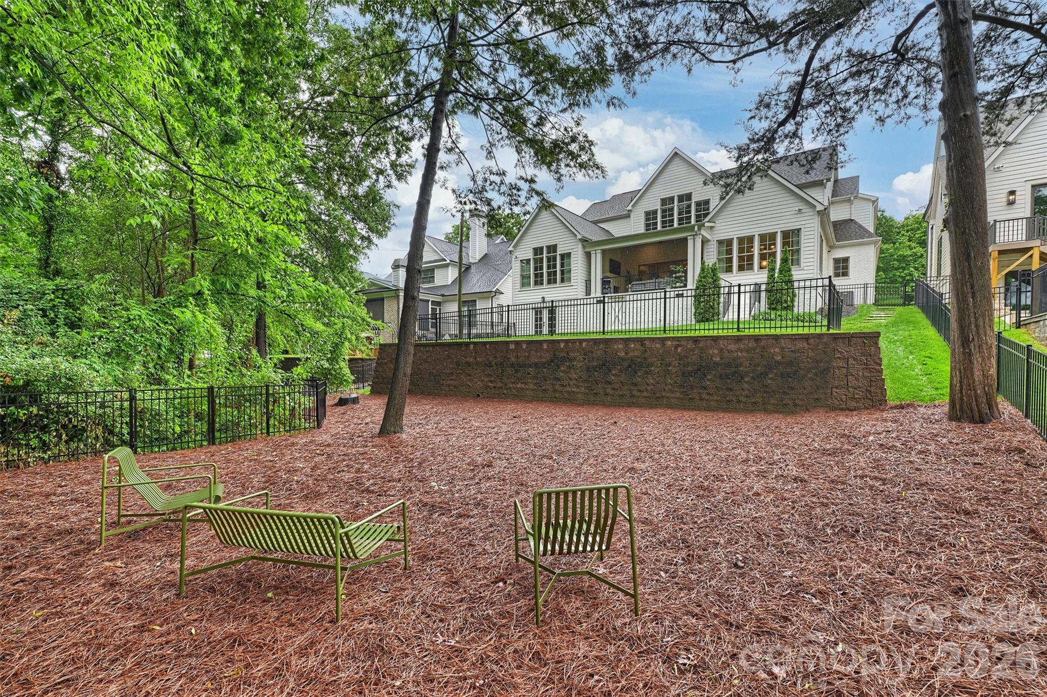 1525 Lynway Dr, Charlotte, NC 28203