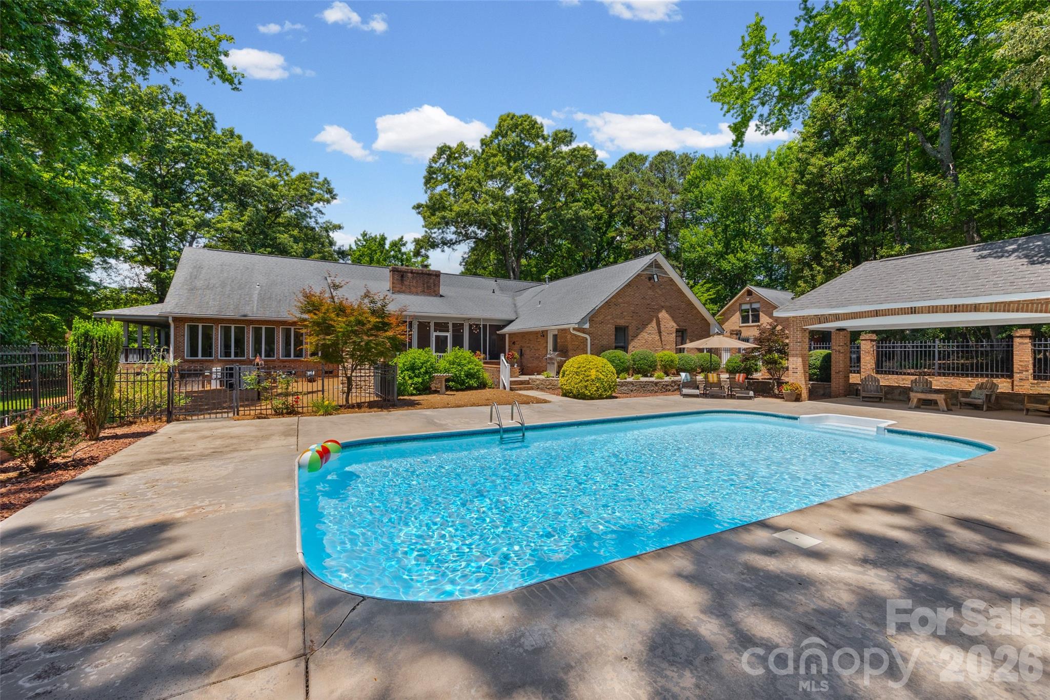 16105 Langston Dr, Charlotte, NC 28278