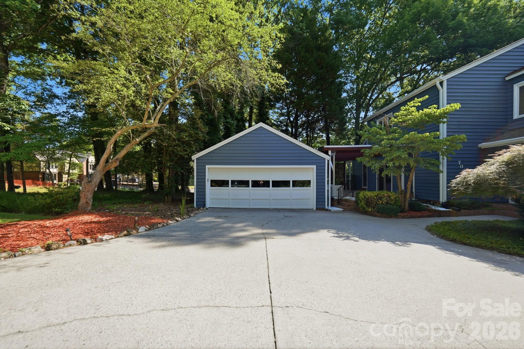 7045 Burlwood Rd, Charlotte, NC 28211