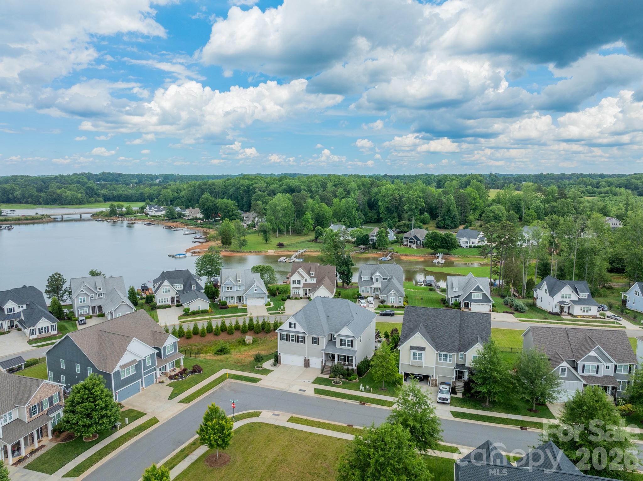 208 Canoe Pole Ln, Mooresville, NC 28117